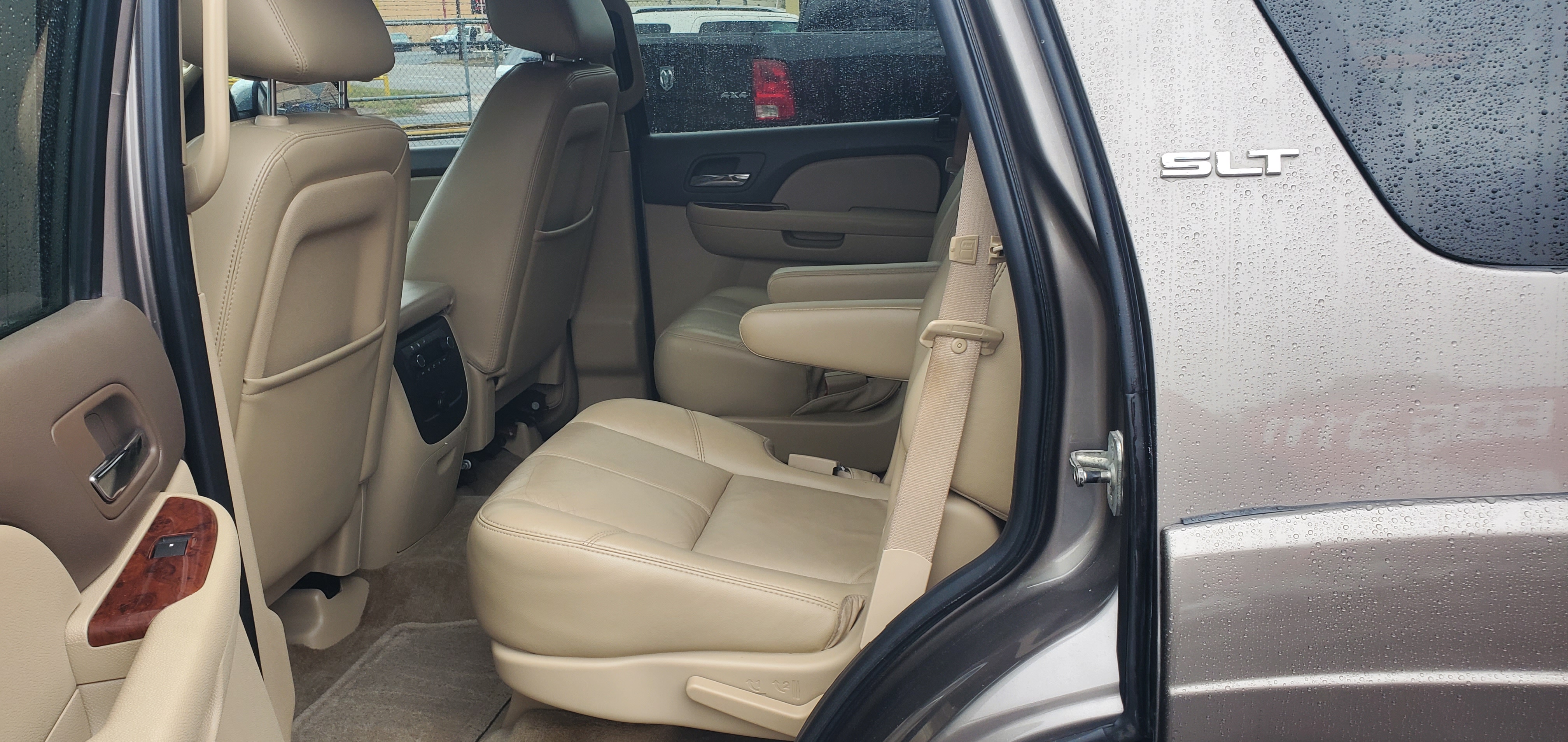Vehicle photo 5
