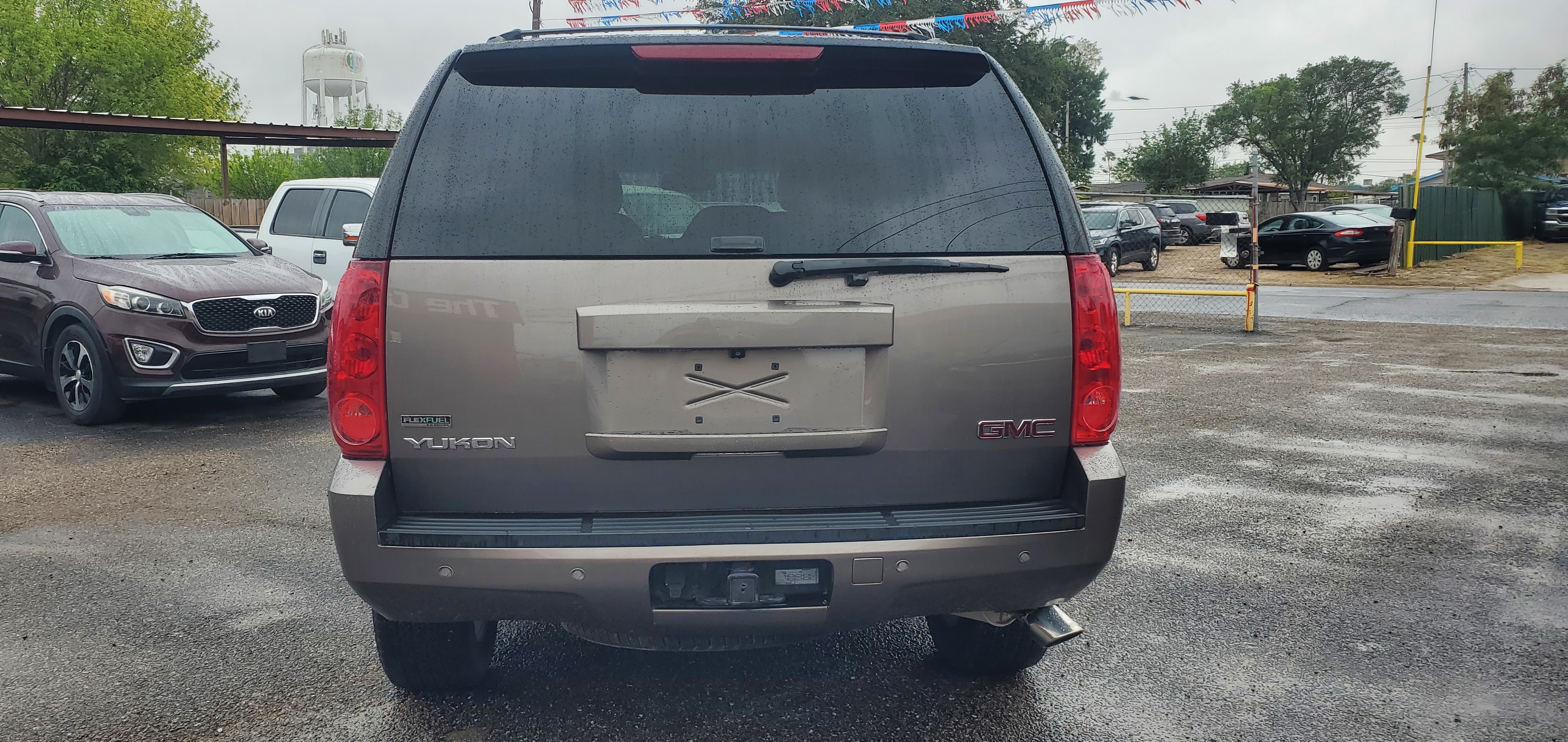 Vehicle photo 6