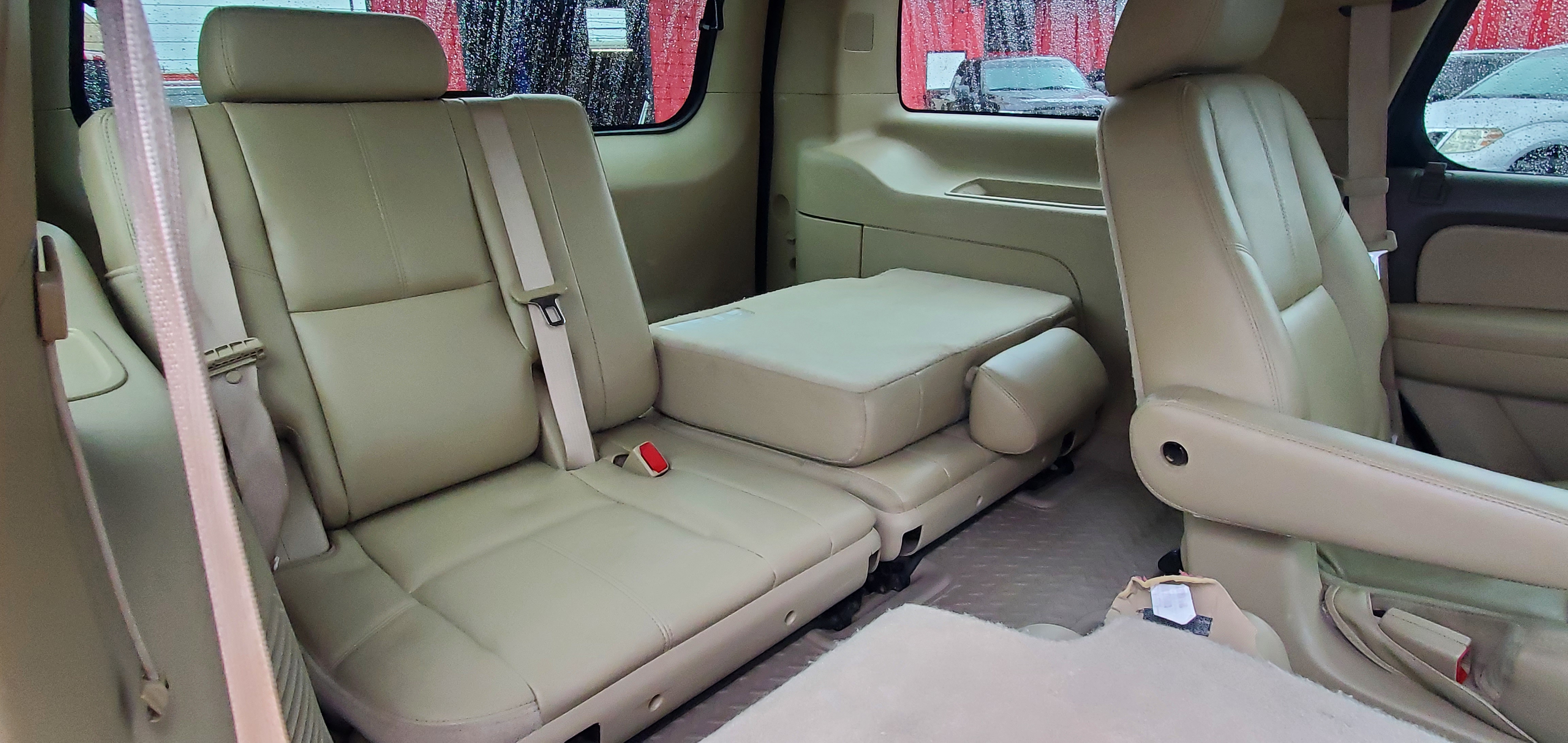 Vehicle photo 9