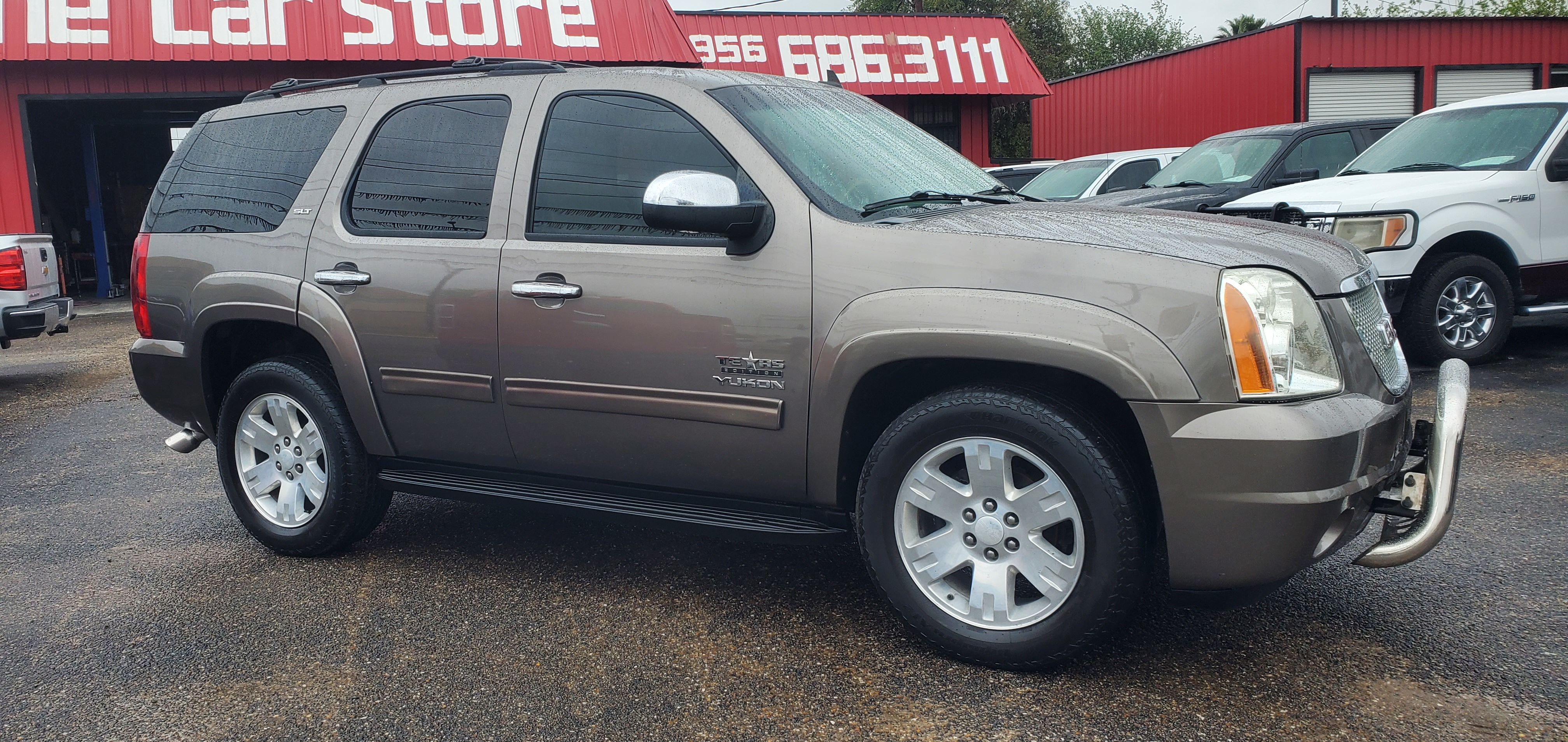 Vehicle photo 13