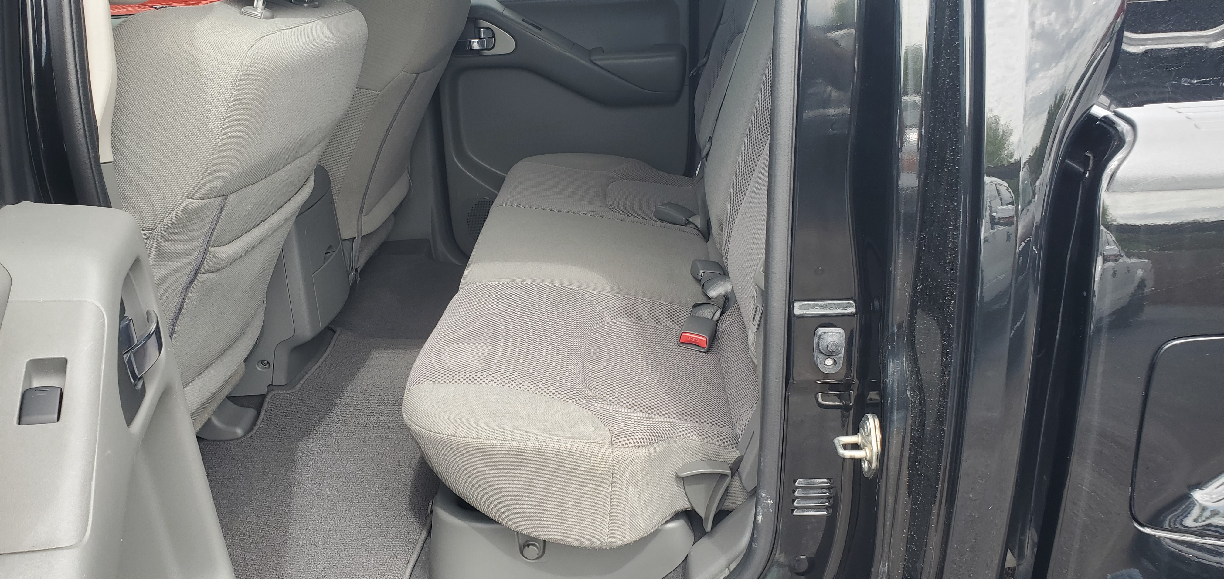 Vehicle photo 7