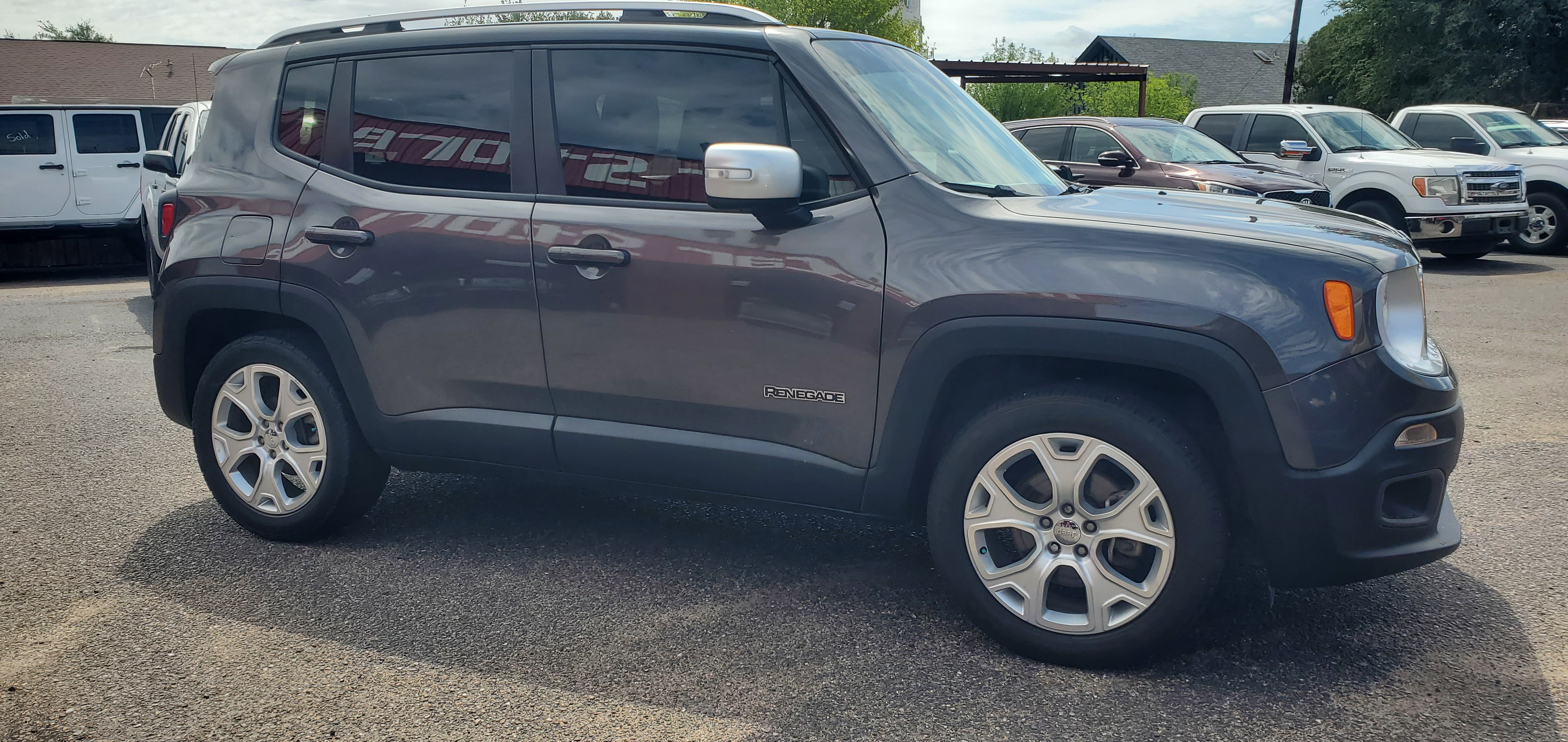 Vehicle photo 14