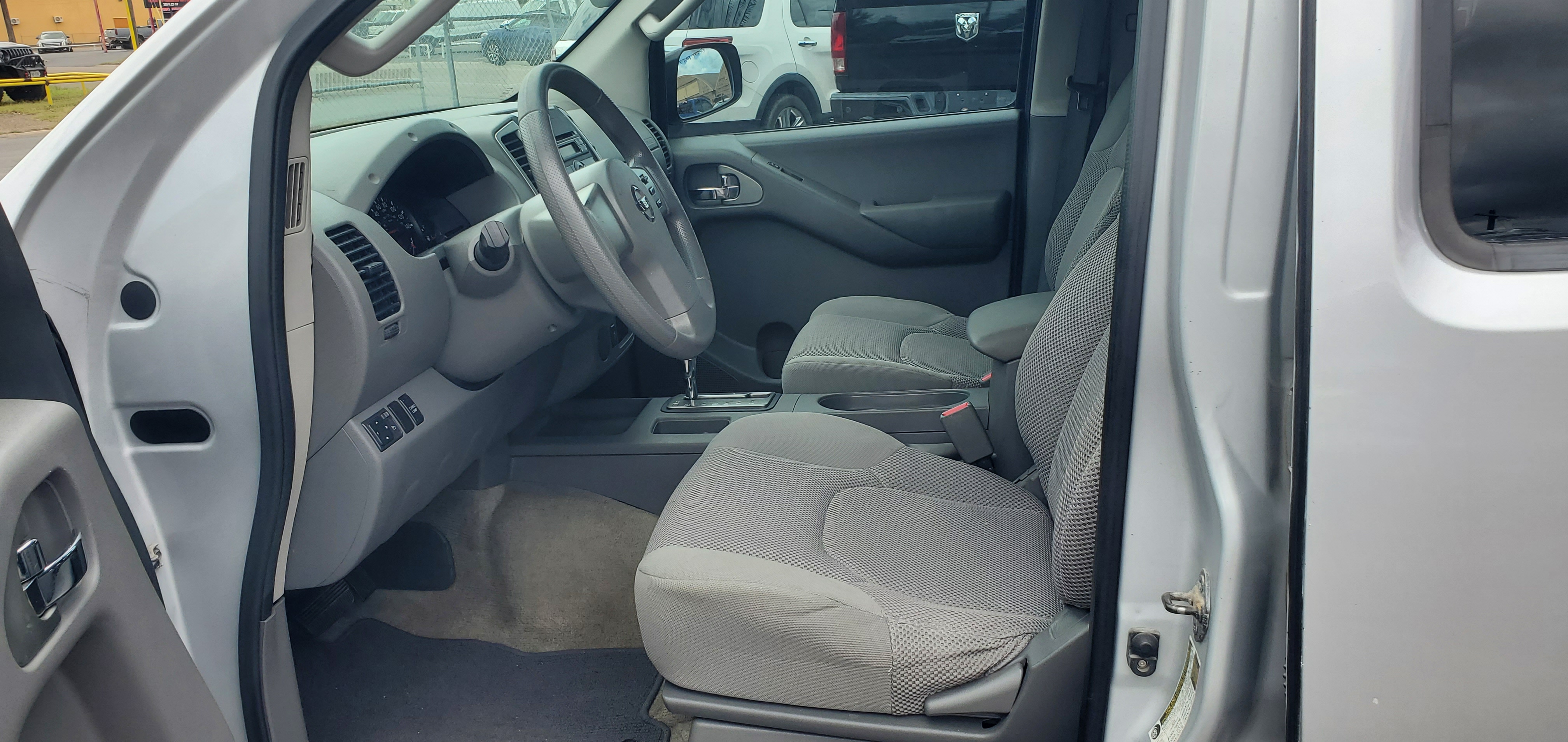 Vehicle photo 11