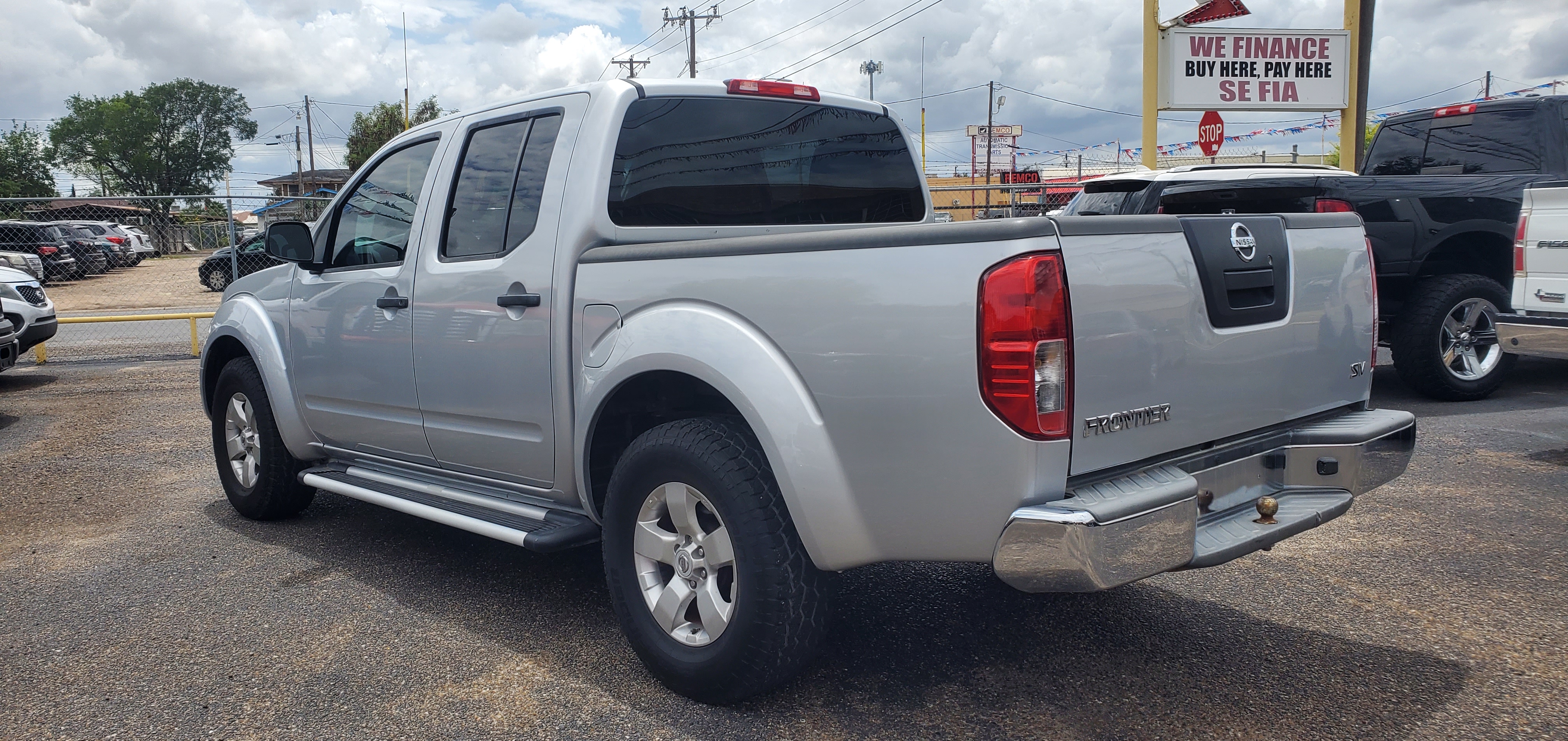 Vehicle photo 7