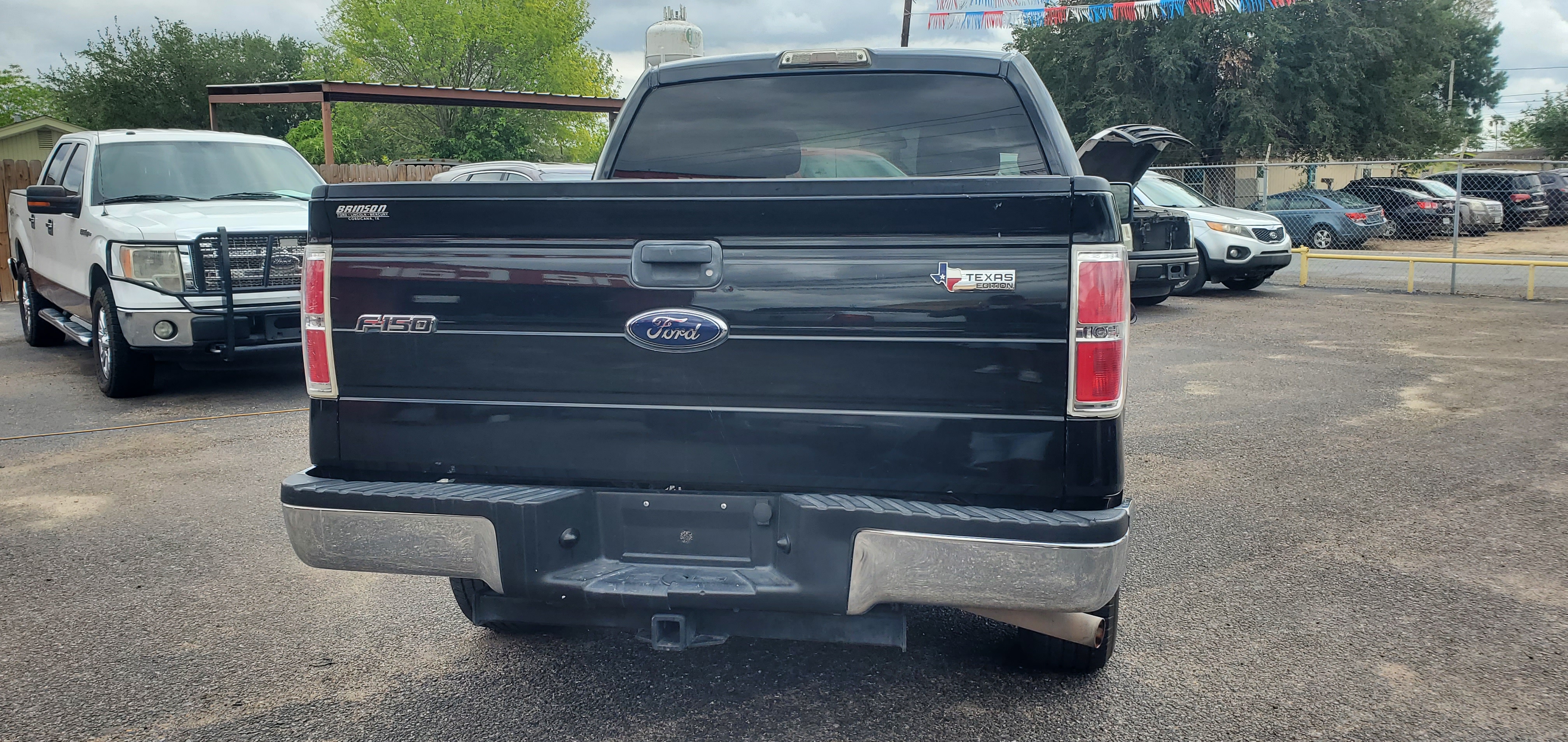 Vehicle photo 5