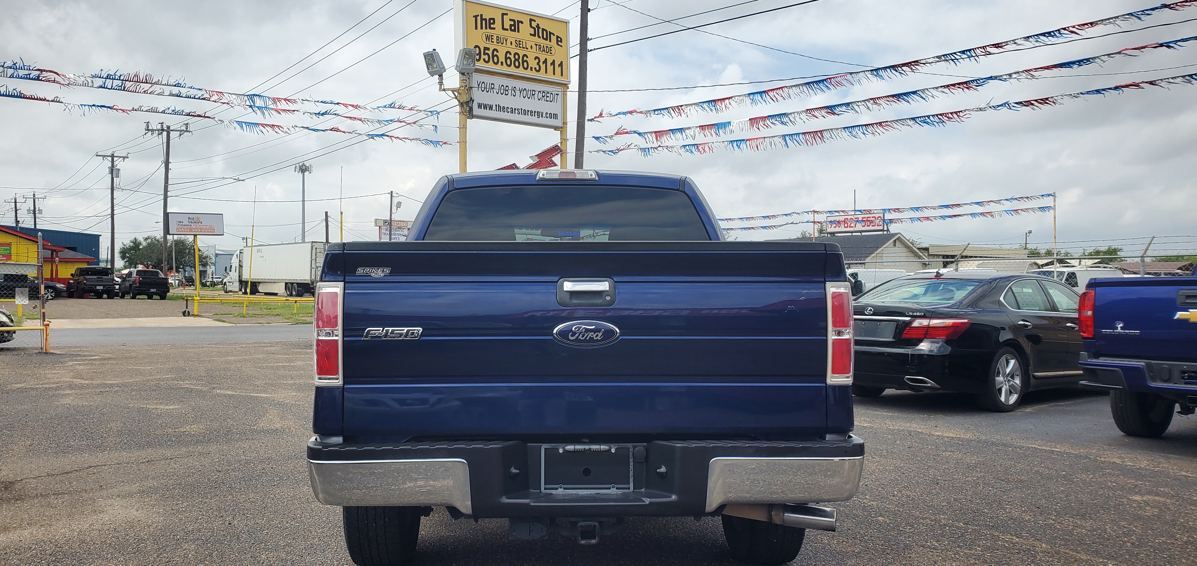 Vehicle photo 4