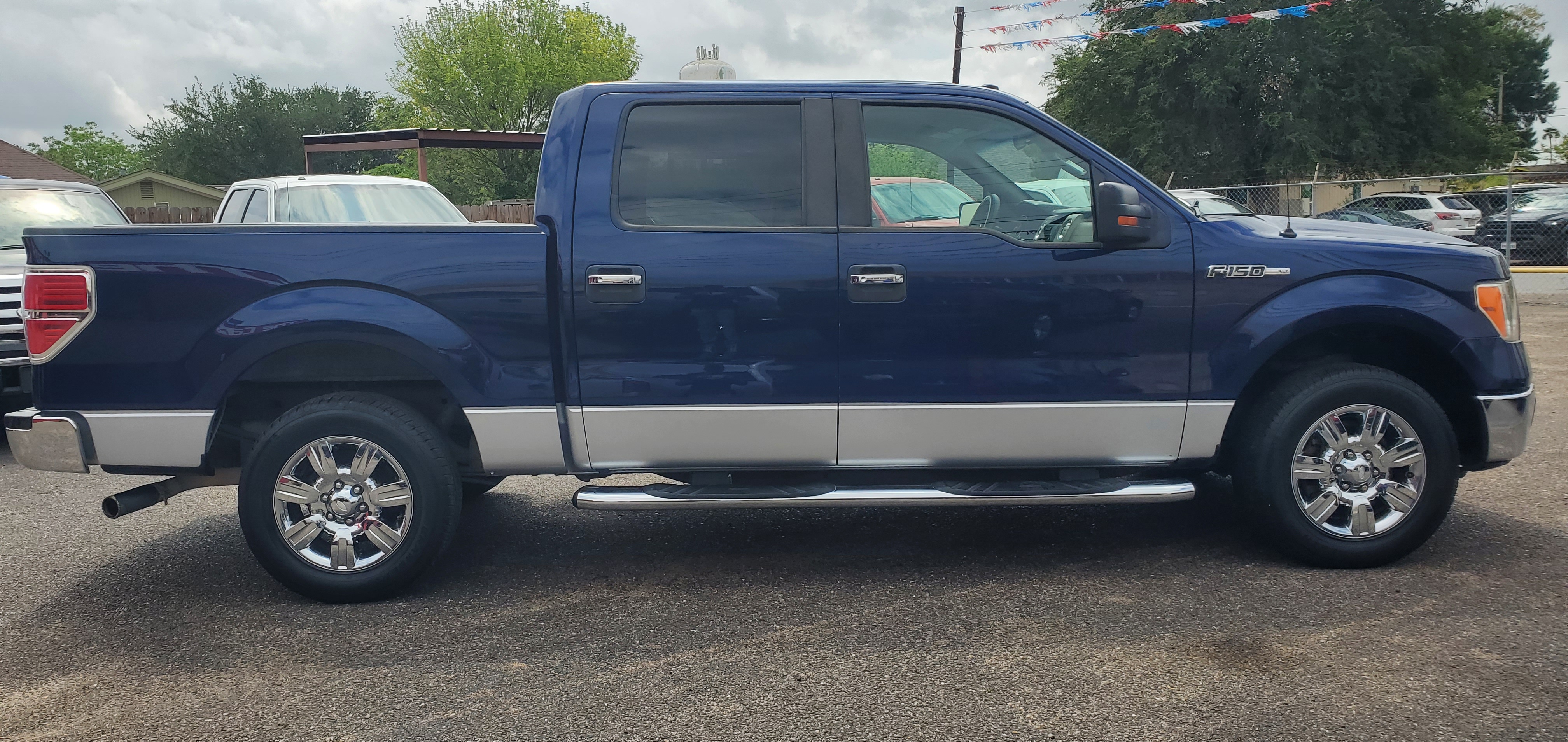 Vehicle photo 5