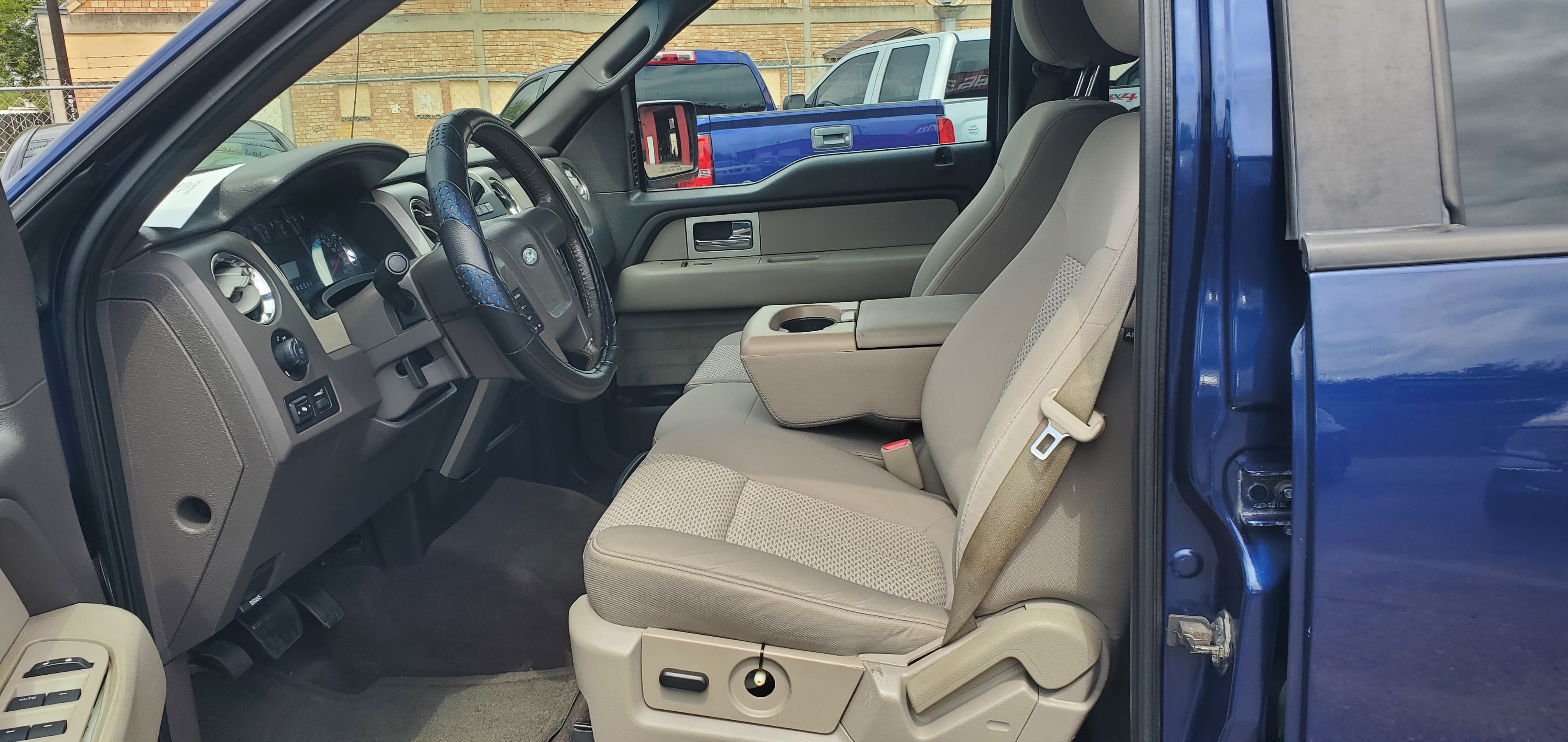 Vehicle photo 15