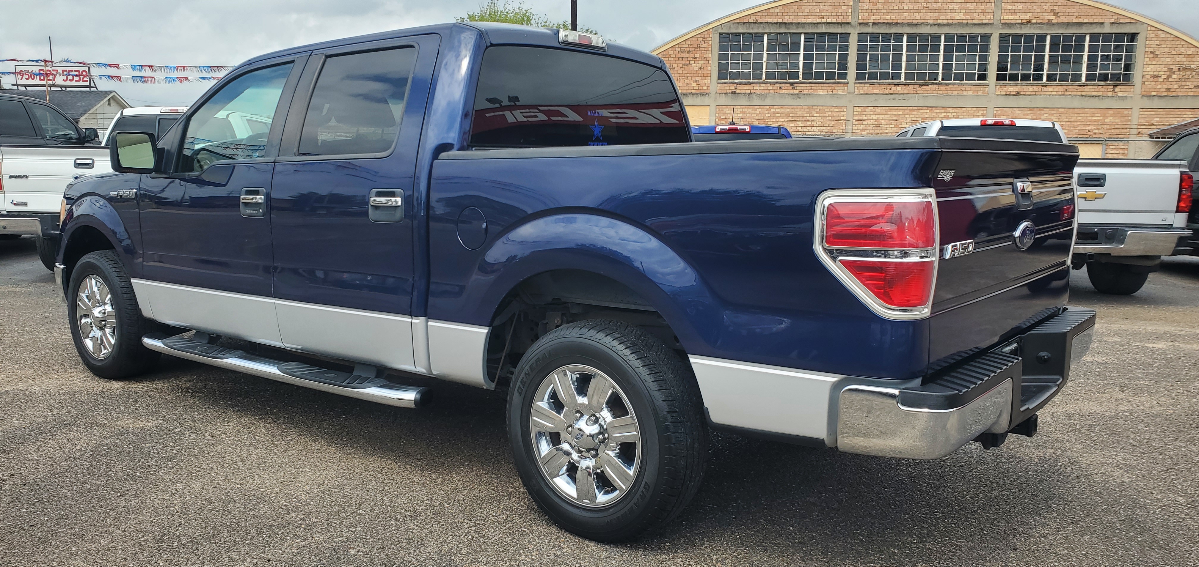 Vehicle photo 7