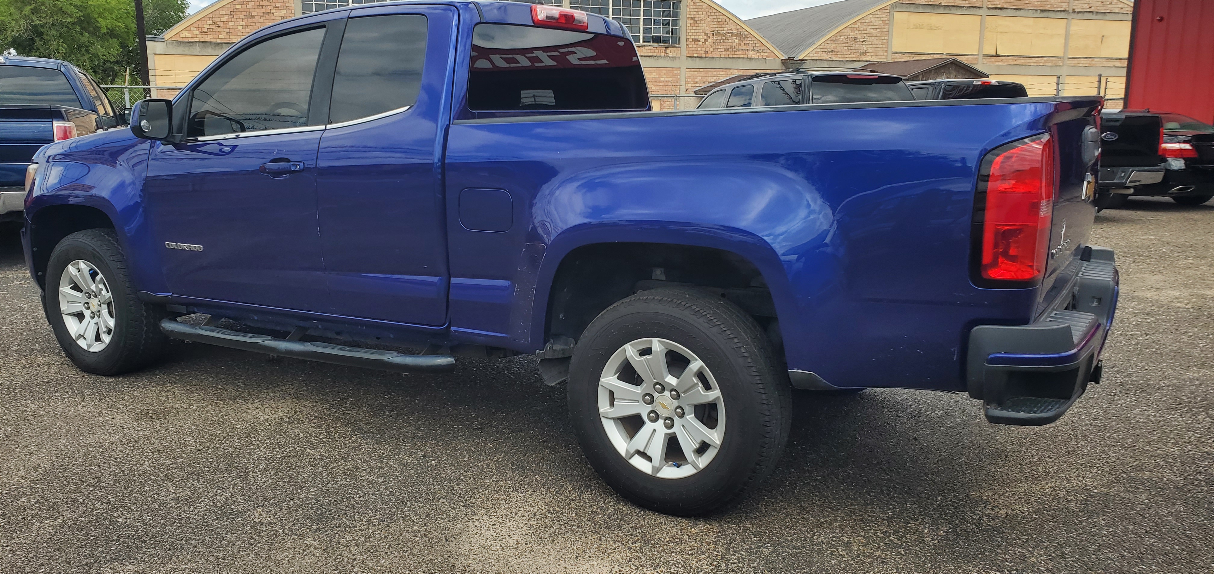 Vehicle photo 13