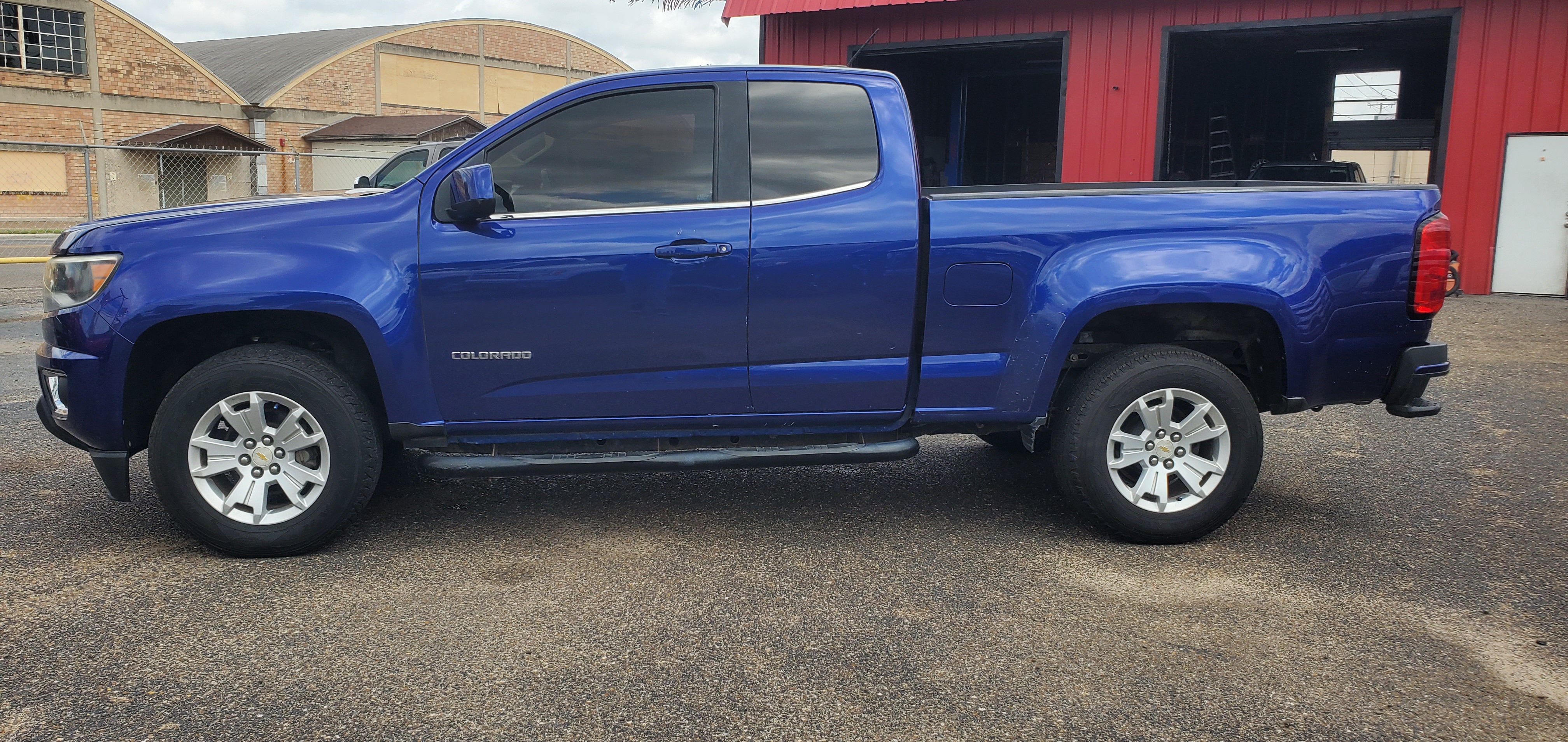 Vehicle photo 14