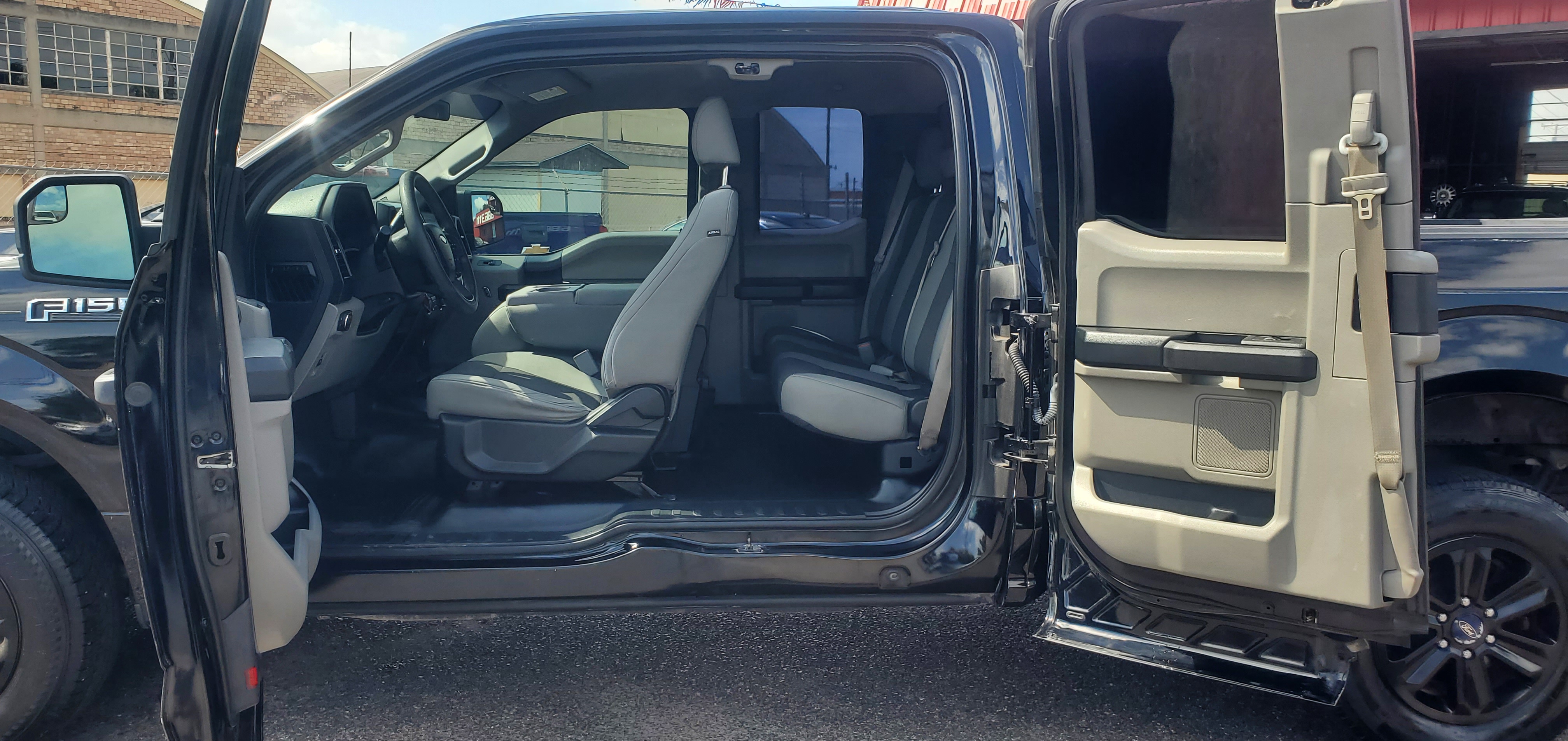 Vehicle photo 6