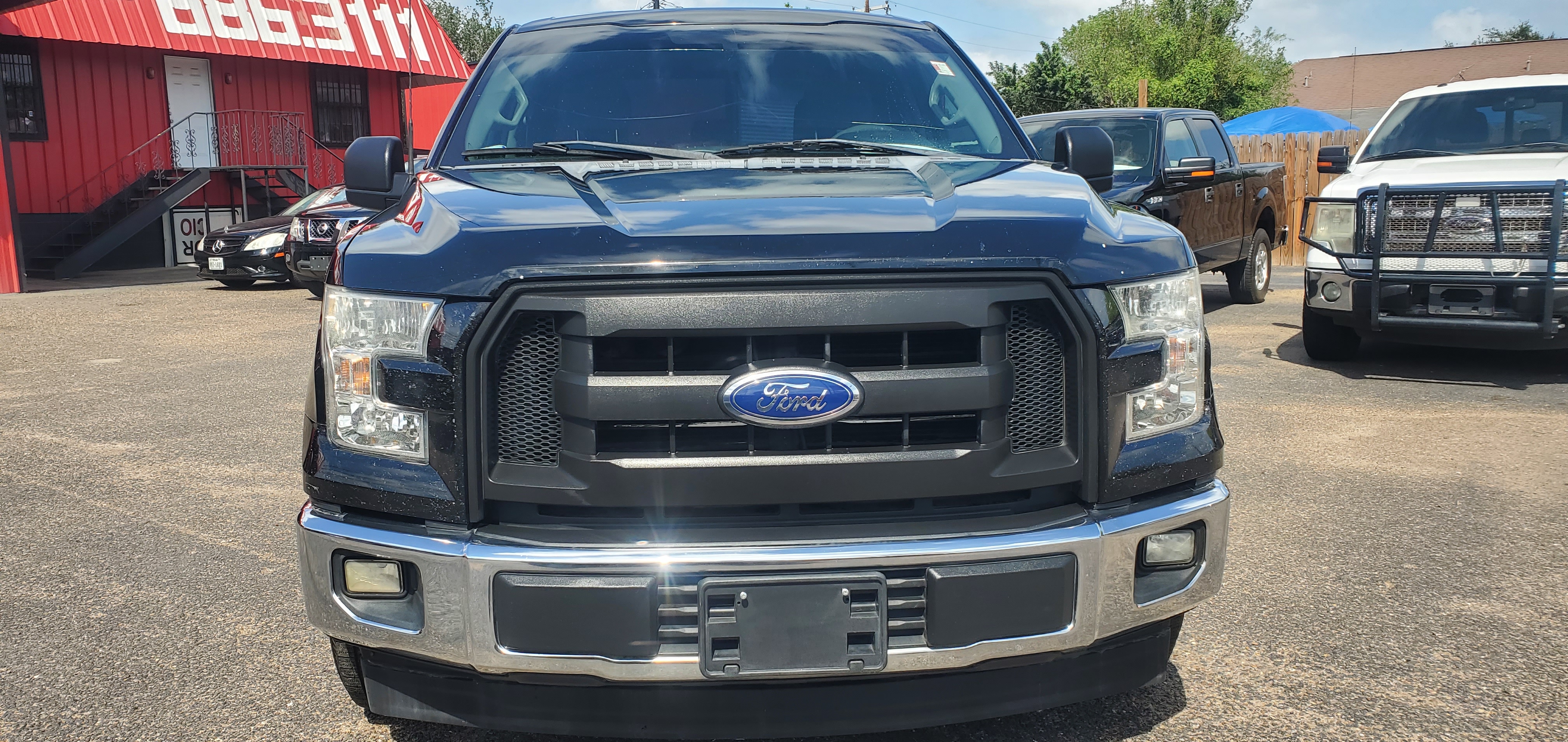 Vehicle photo 8