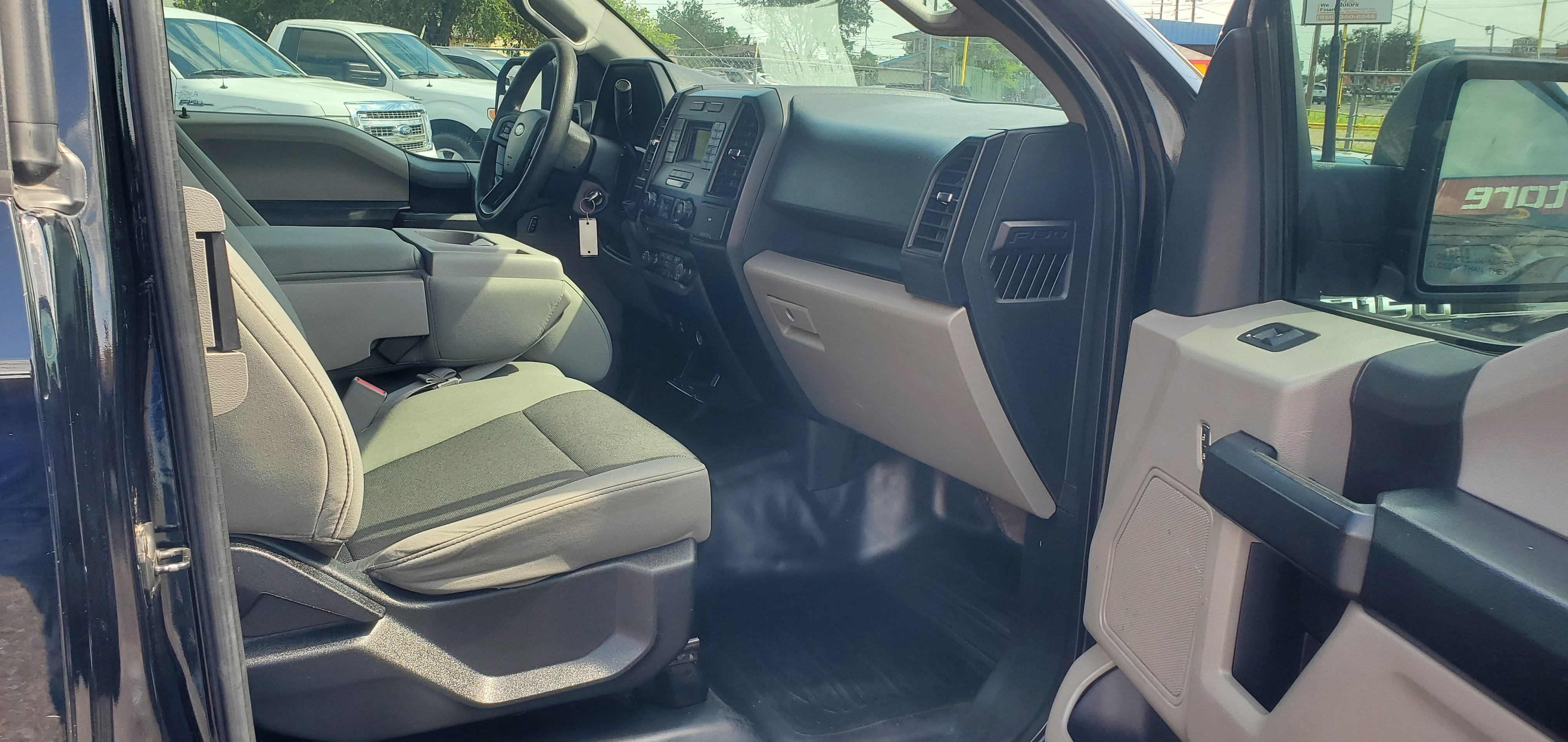 Vehicle photo 15