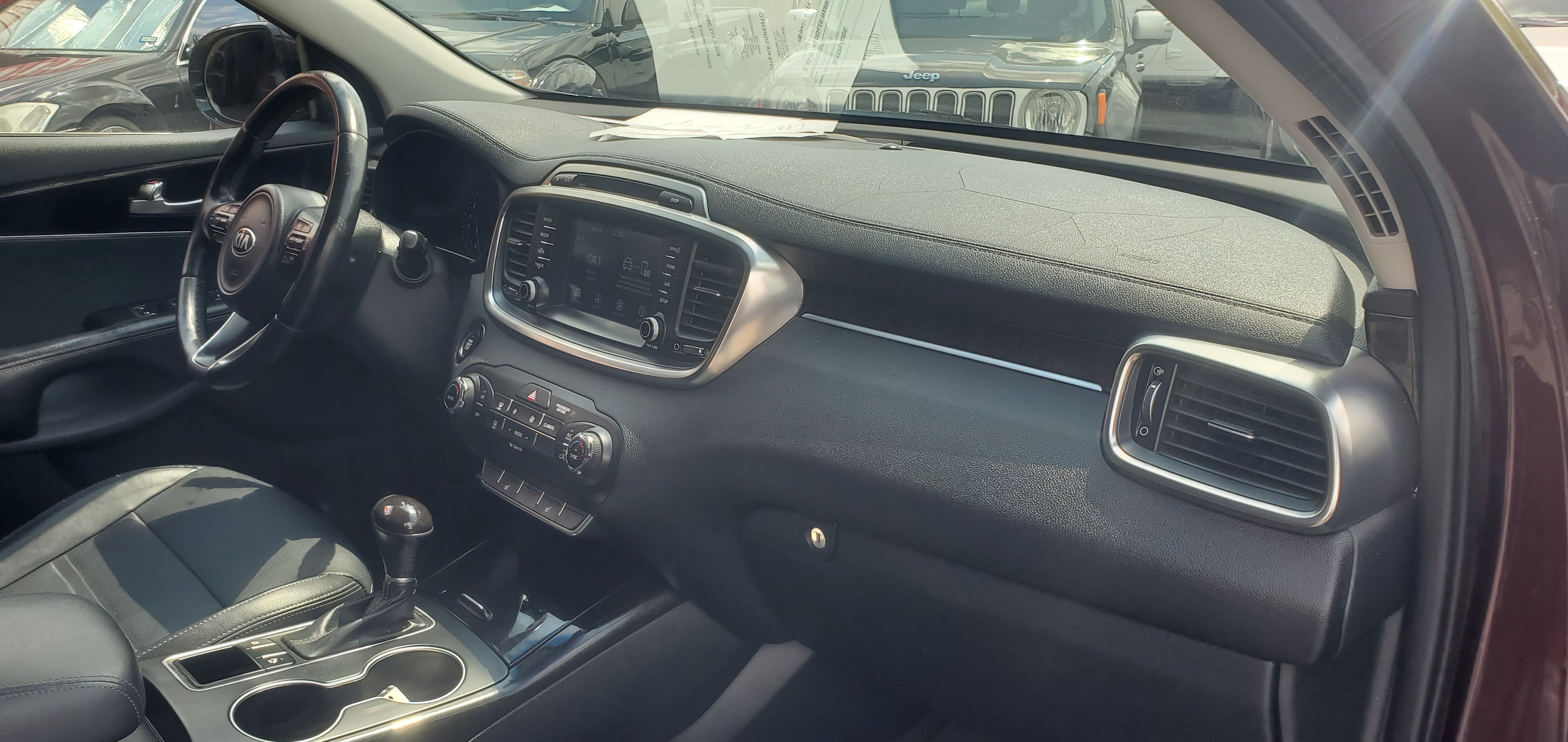 Vehicle photo 9