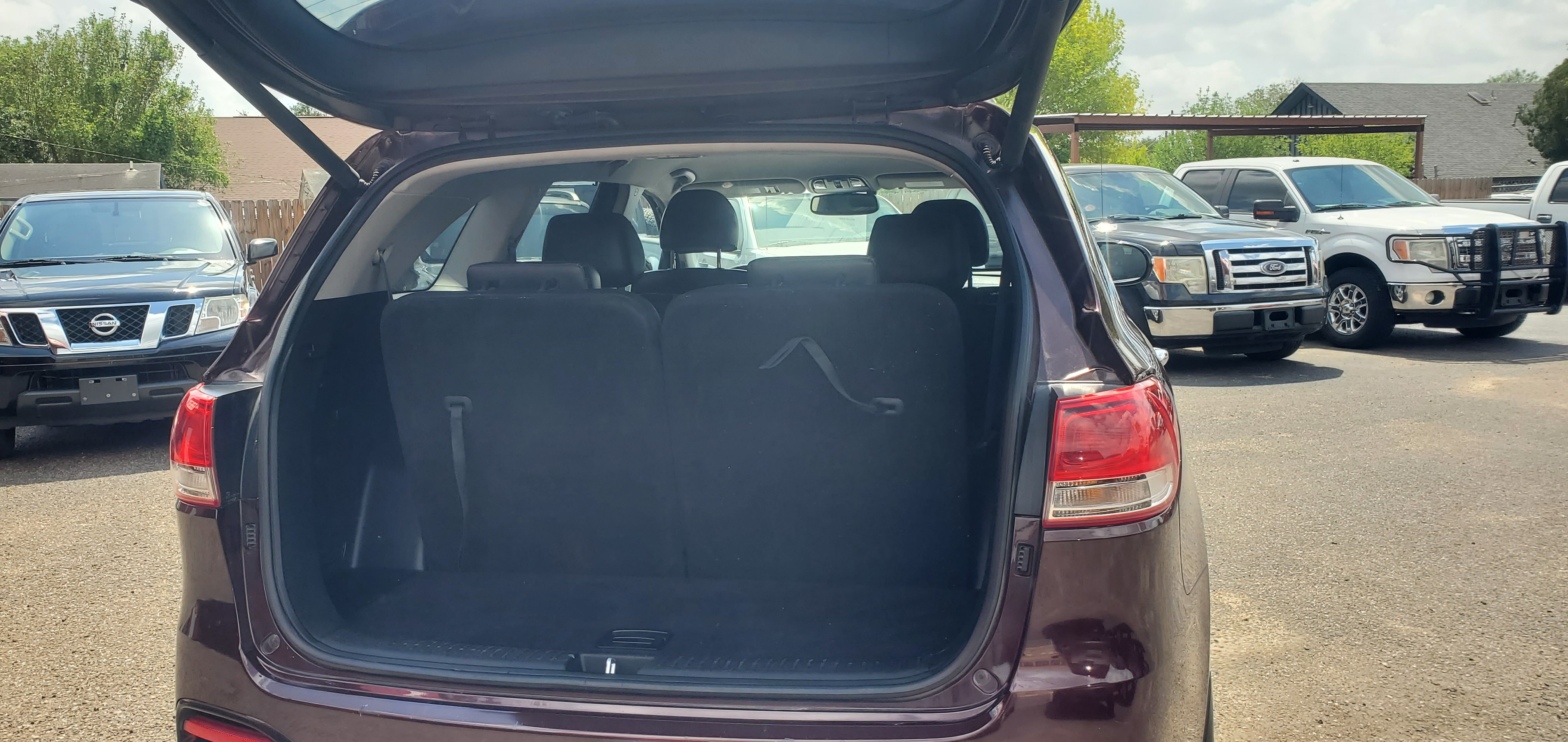 Vehicle photo 6