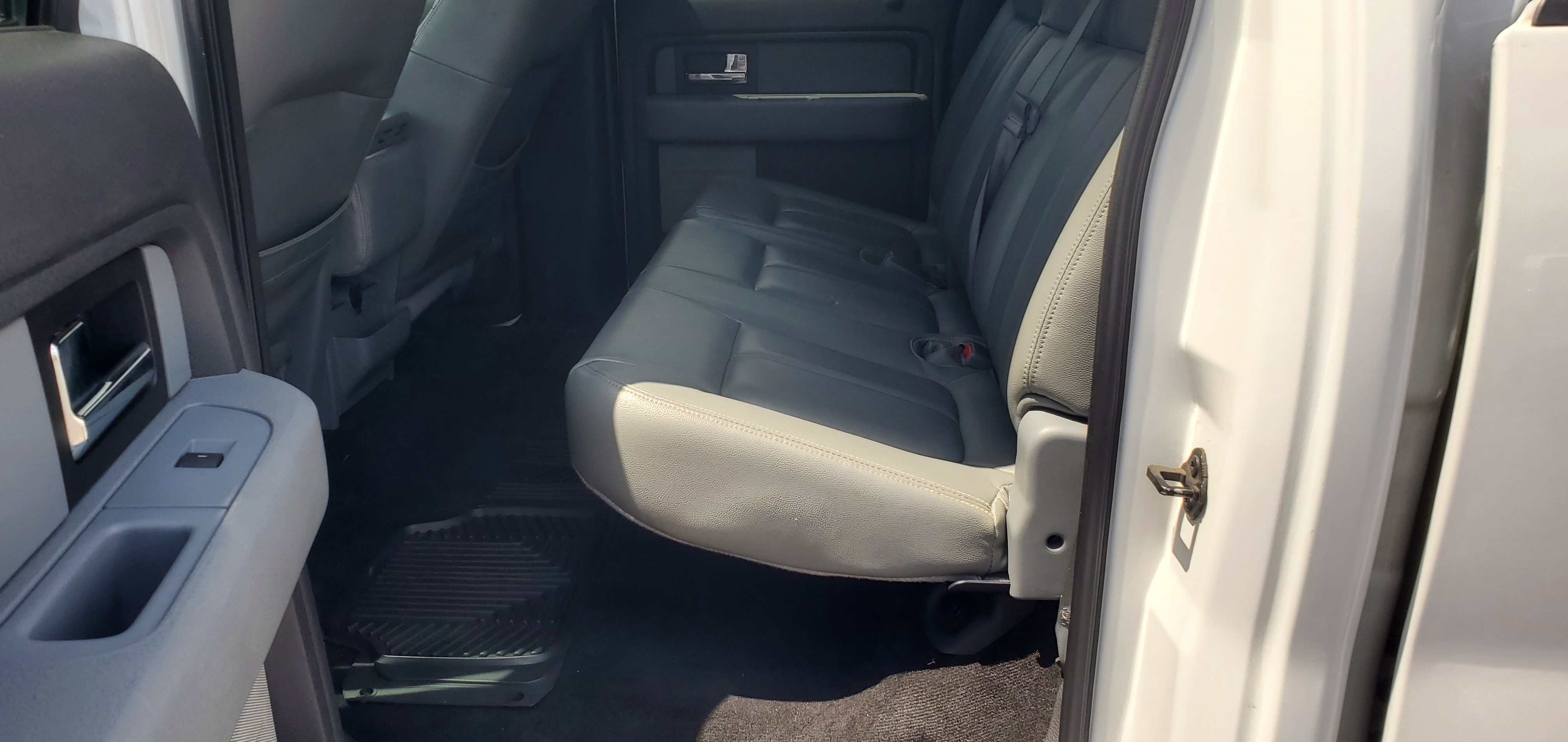 Vehicle photo 8