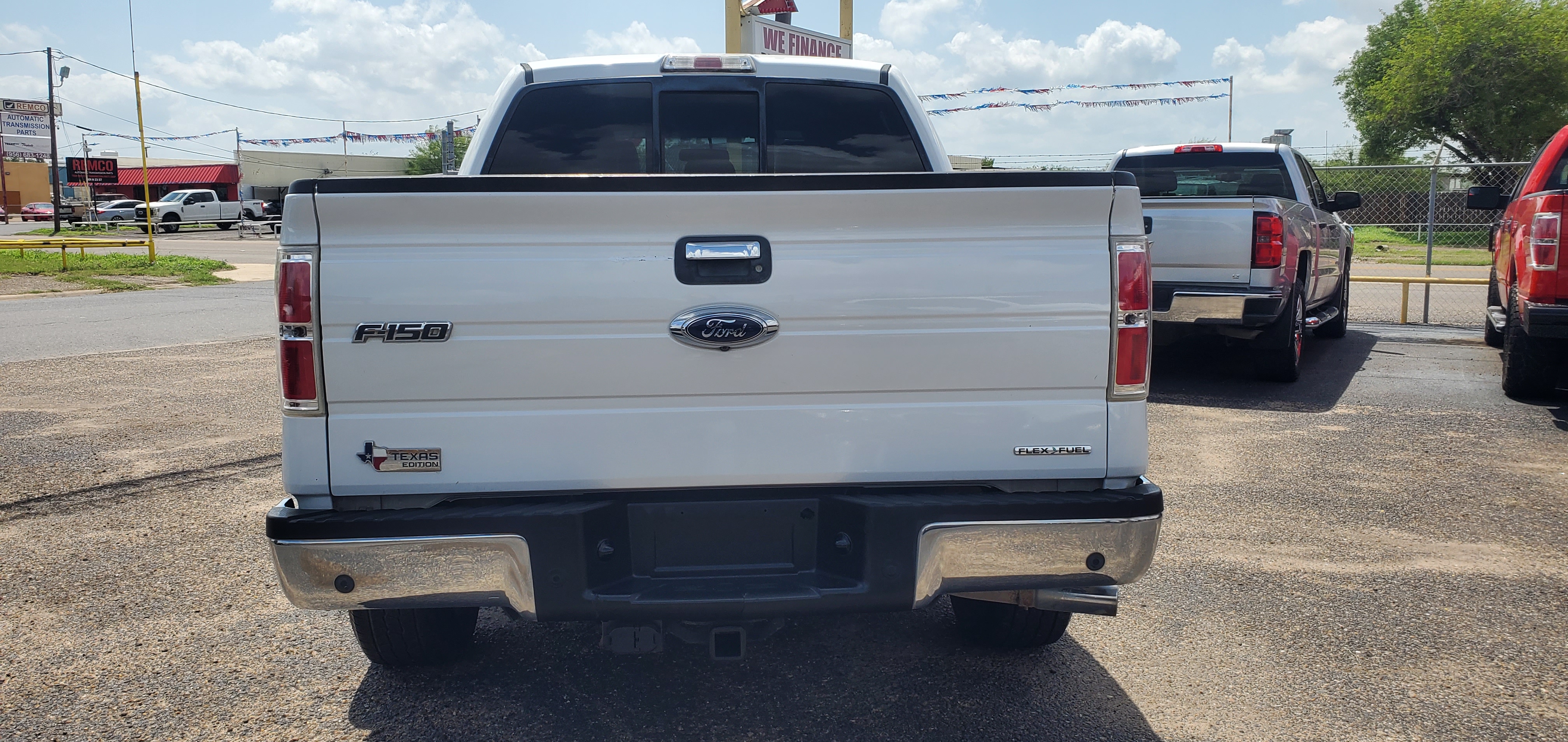 Vehicle photo 3
