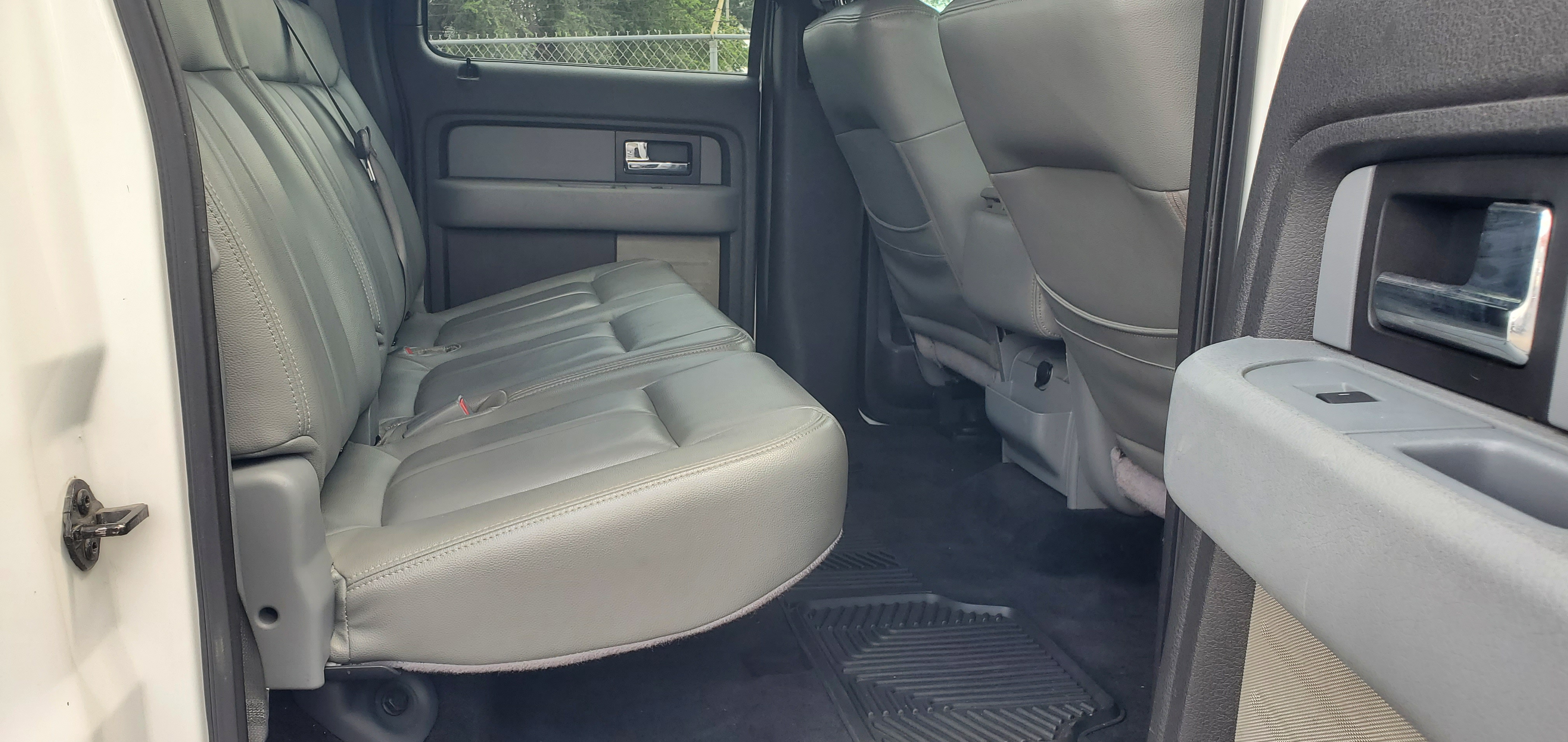 Vehicle photo 10