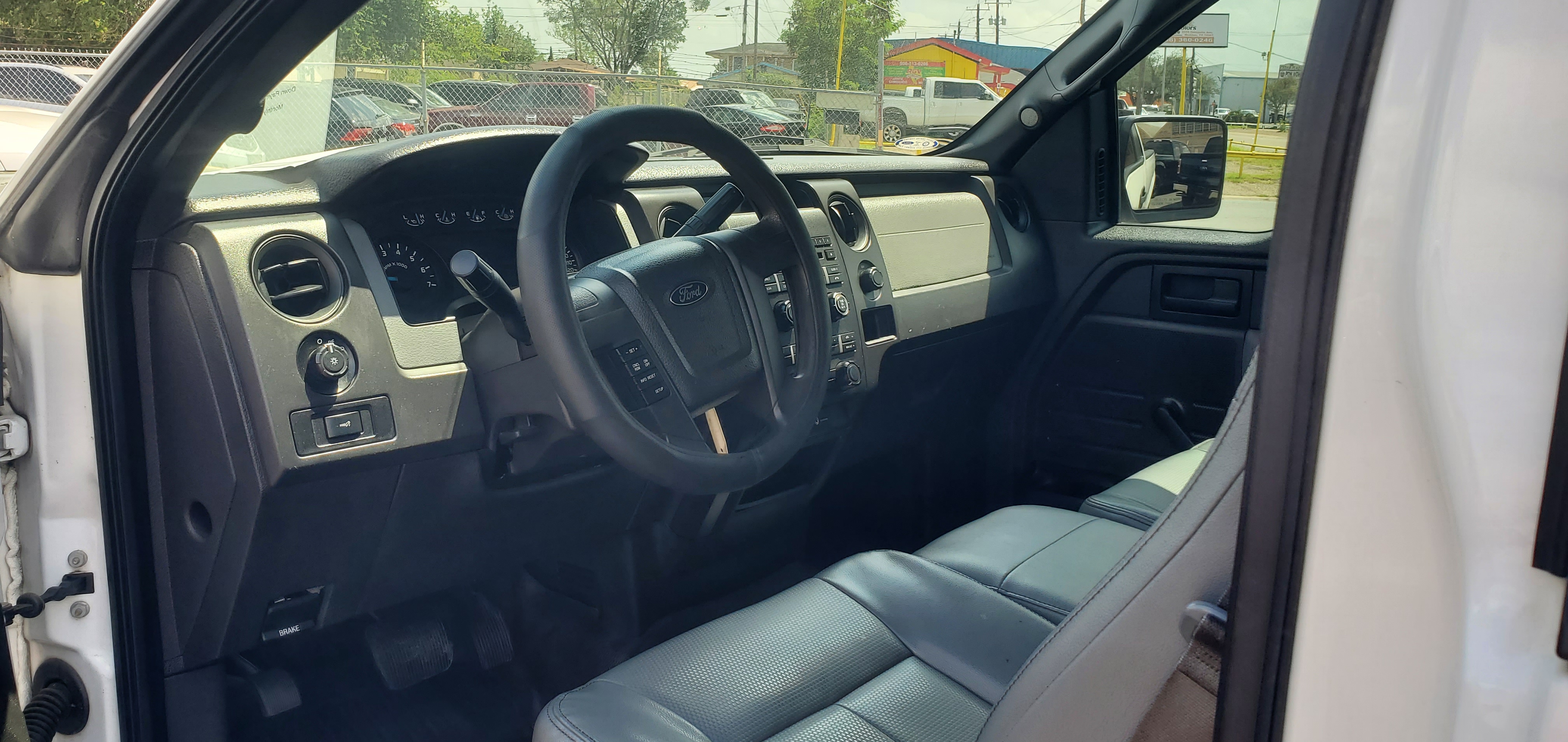 Vehicle photo 10