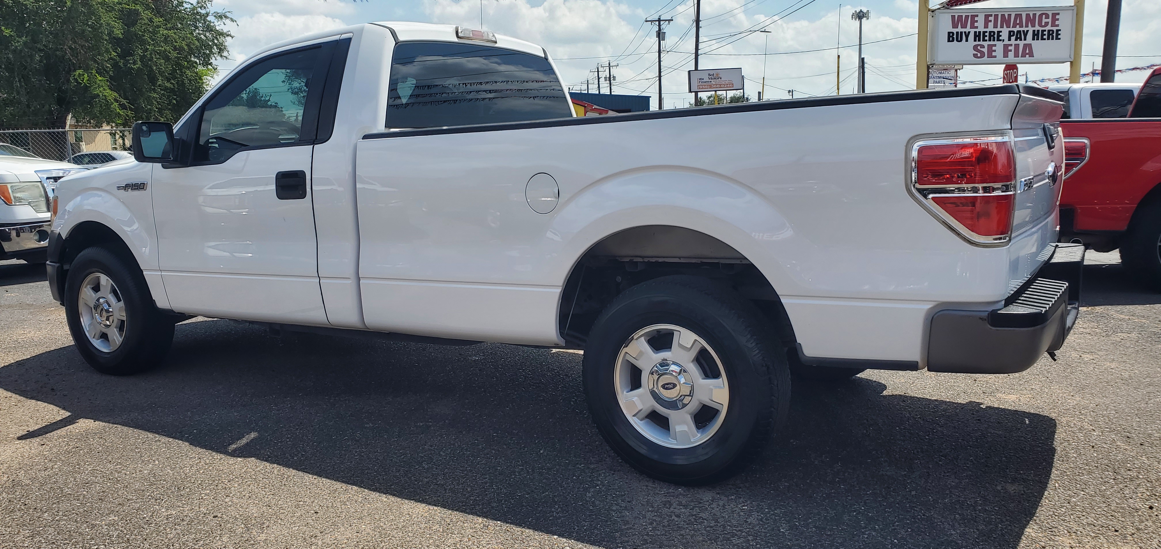 Vehicle photo 5
