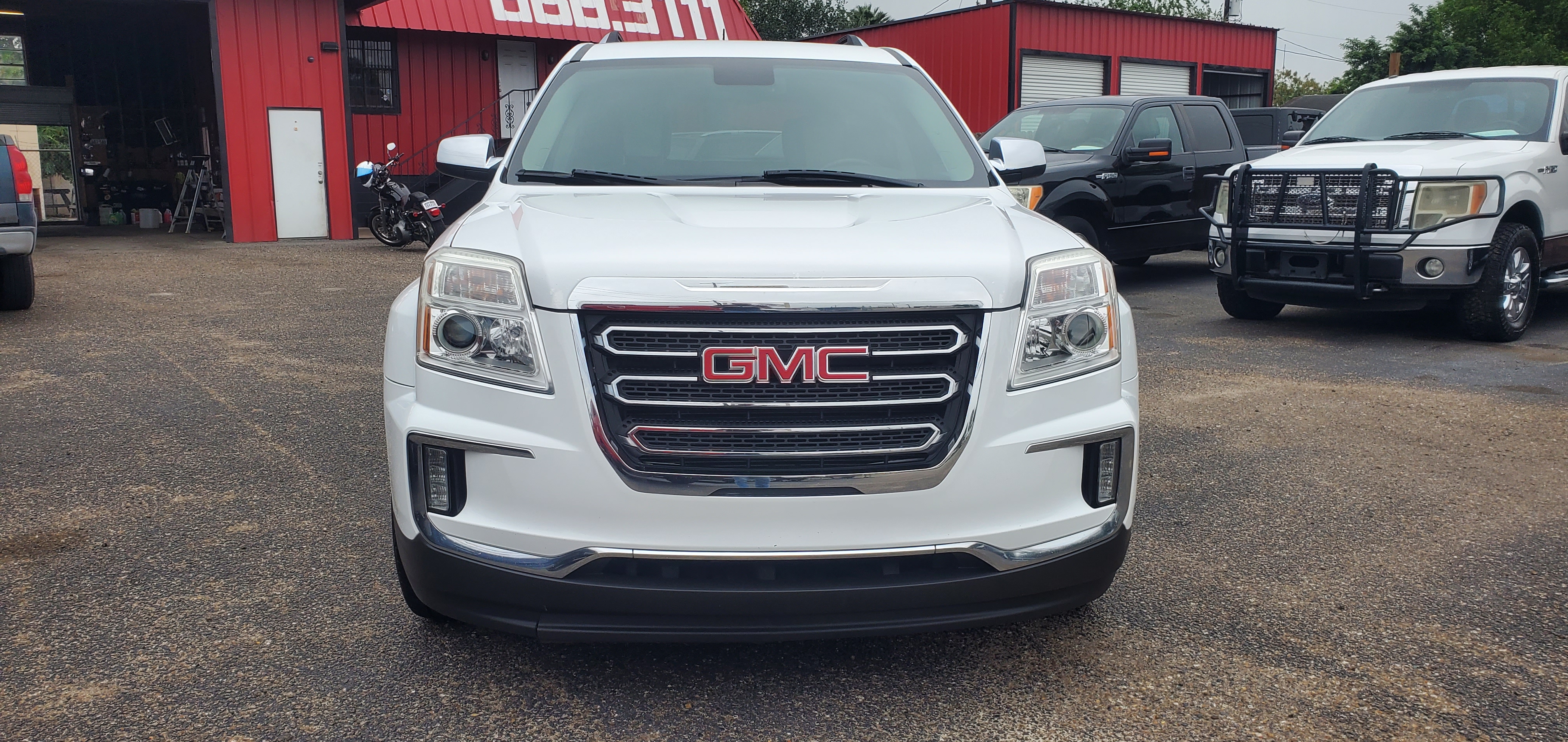 Vehicle photo 4