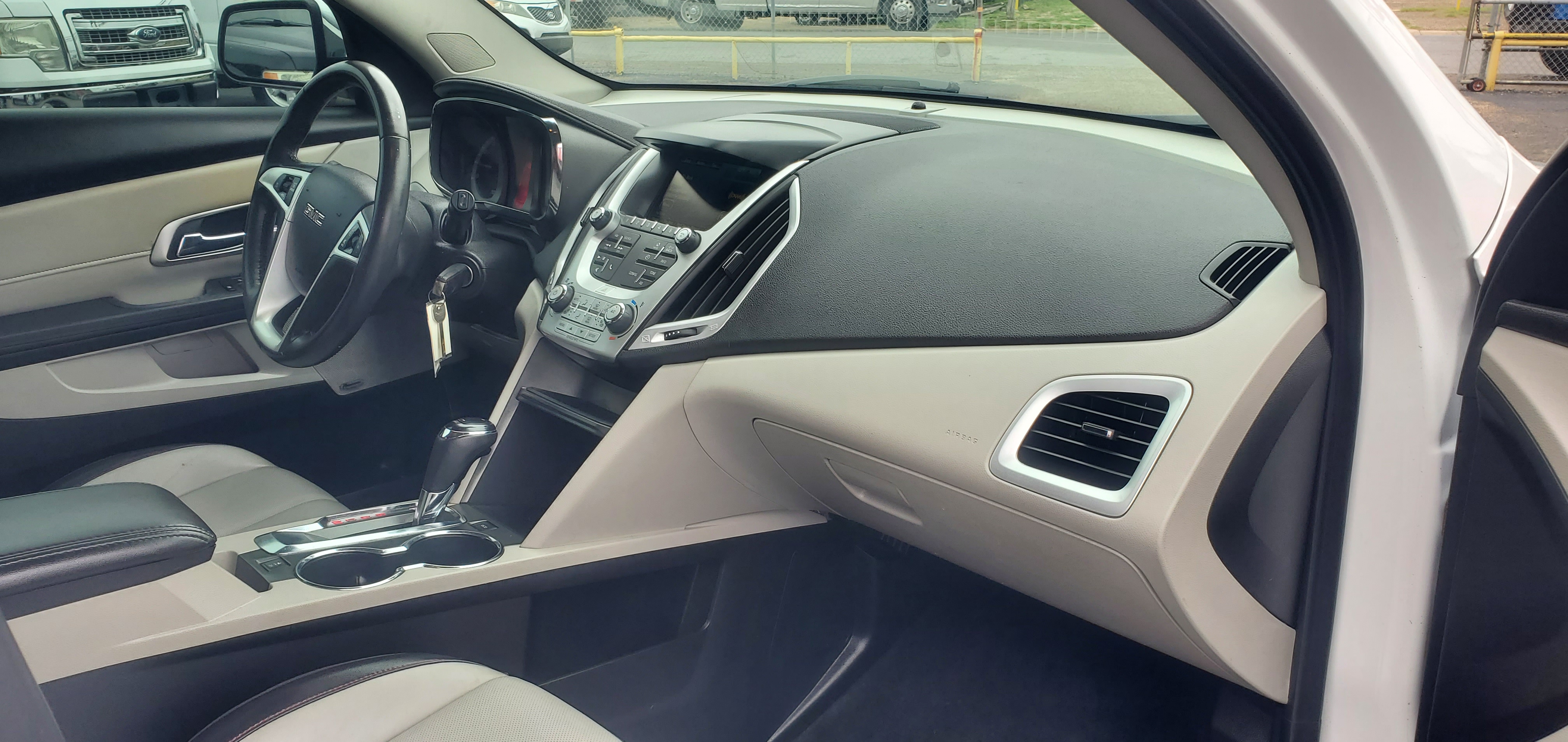Vehicle photo 17