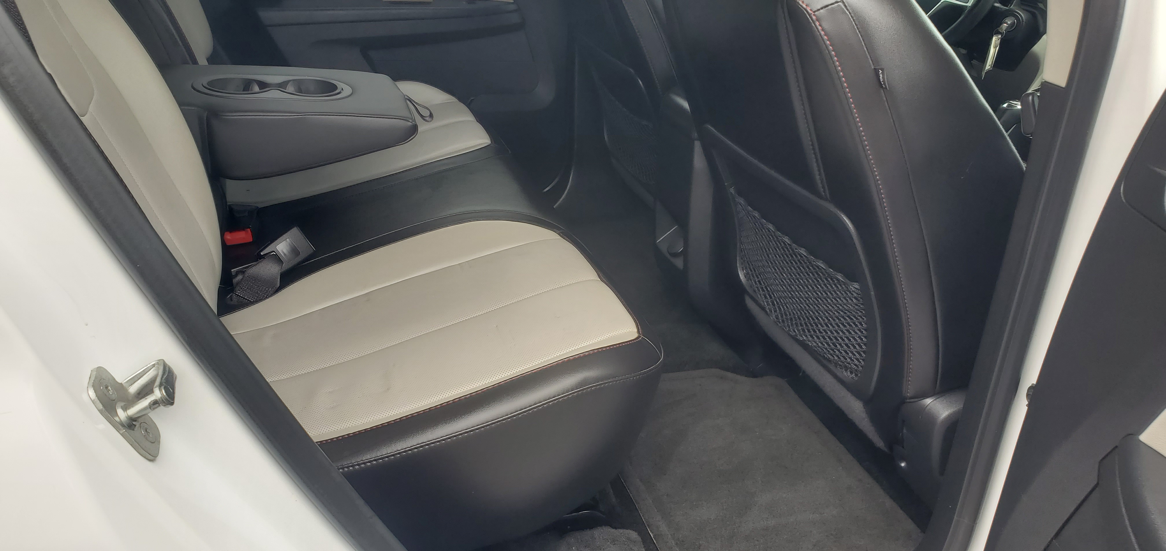Vehicle photo 21