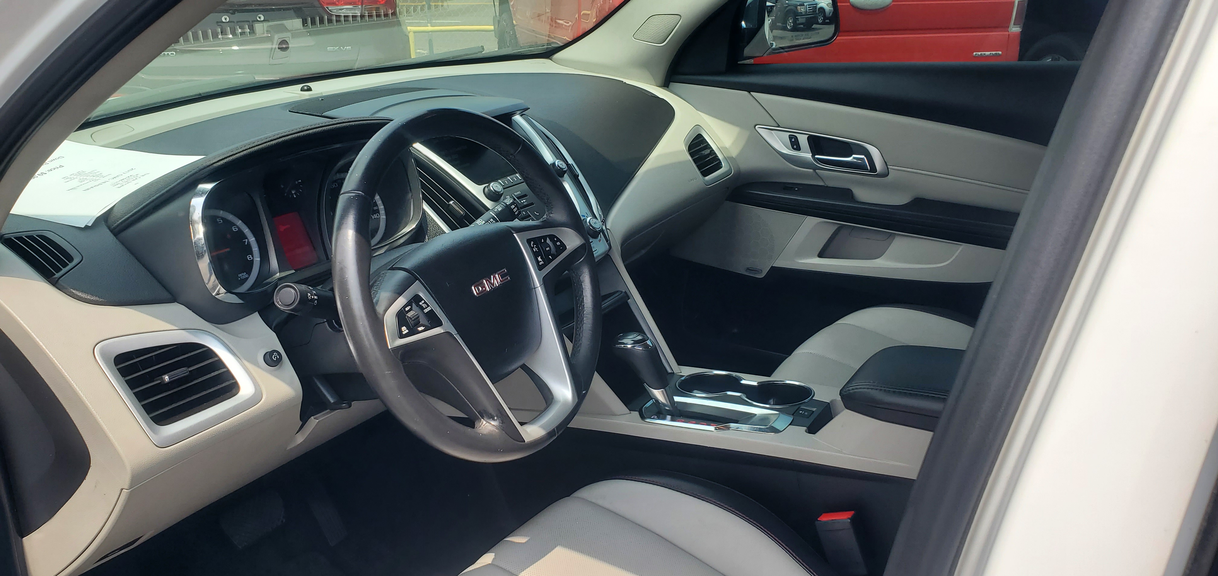 Vehicle photo 25