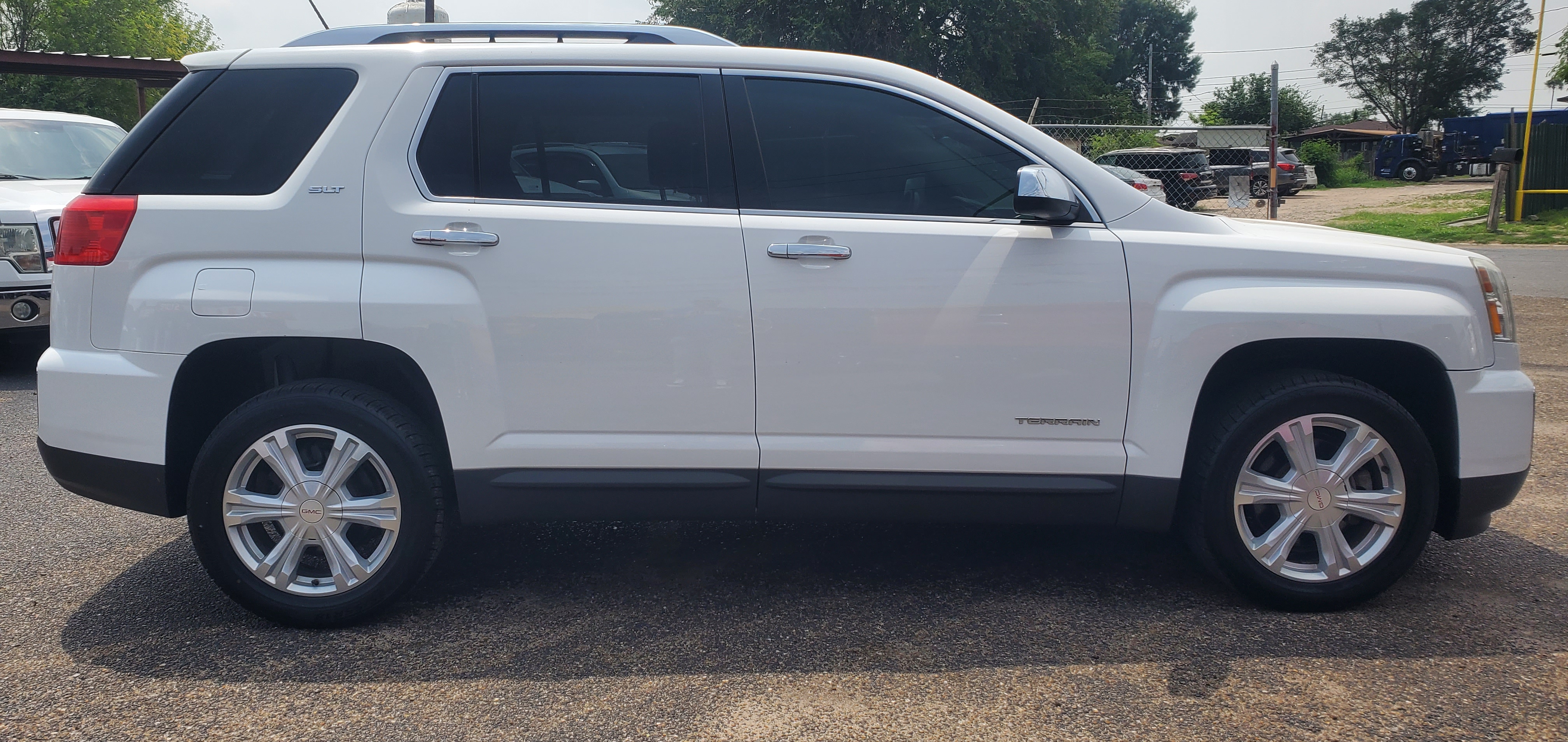 Vehicle photo 29