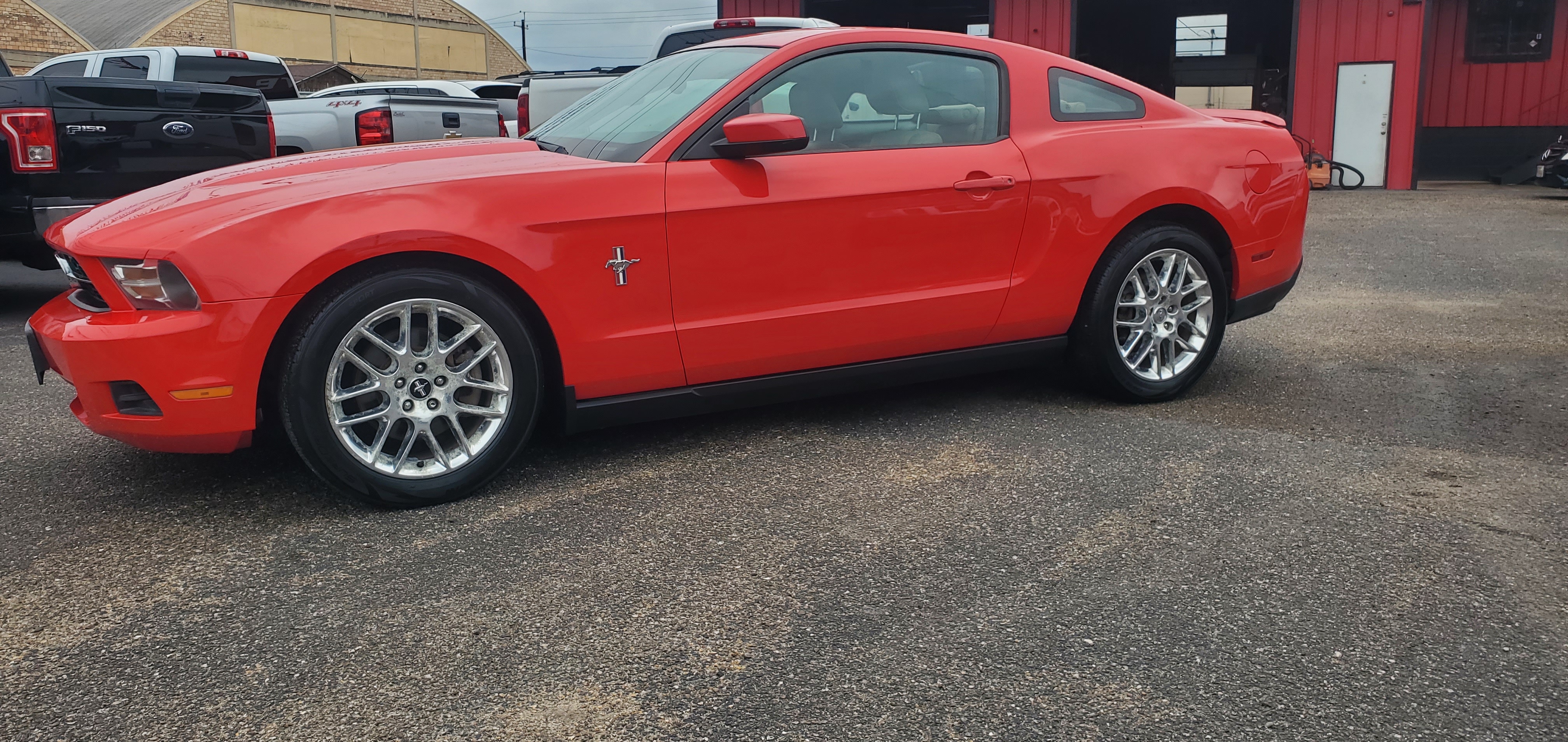 Vehicle photo 16