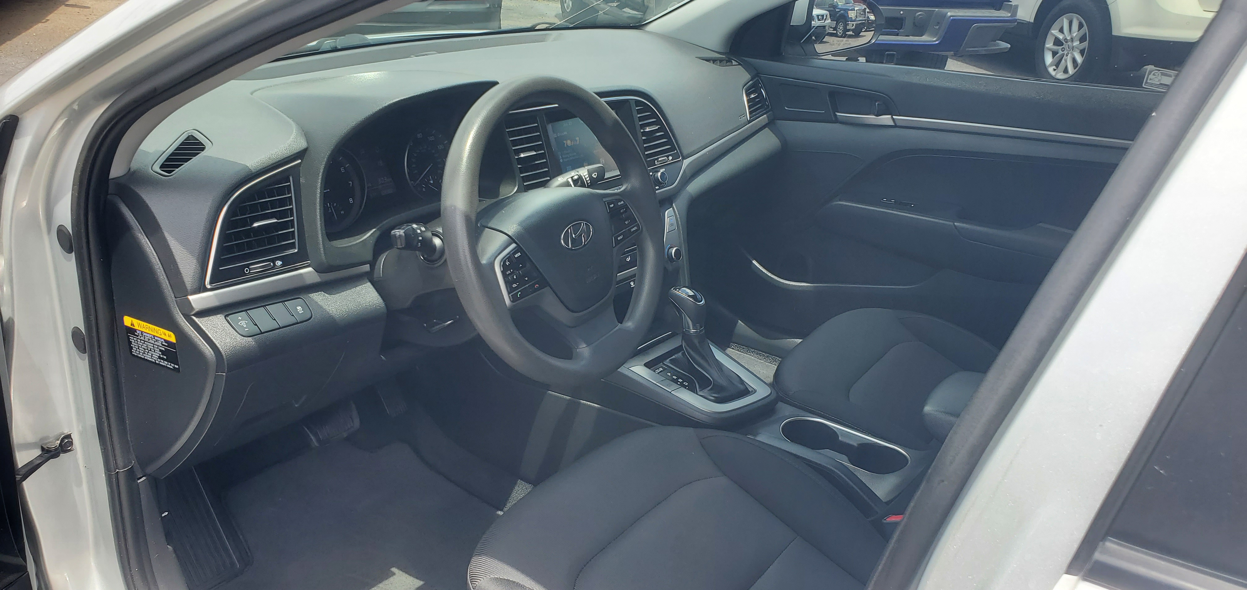 Vehicle photo 6