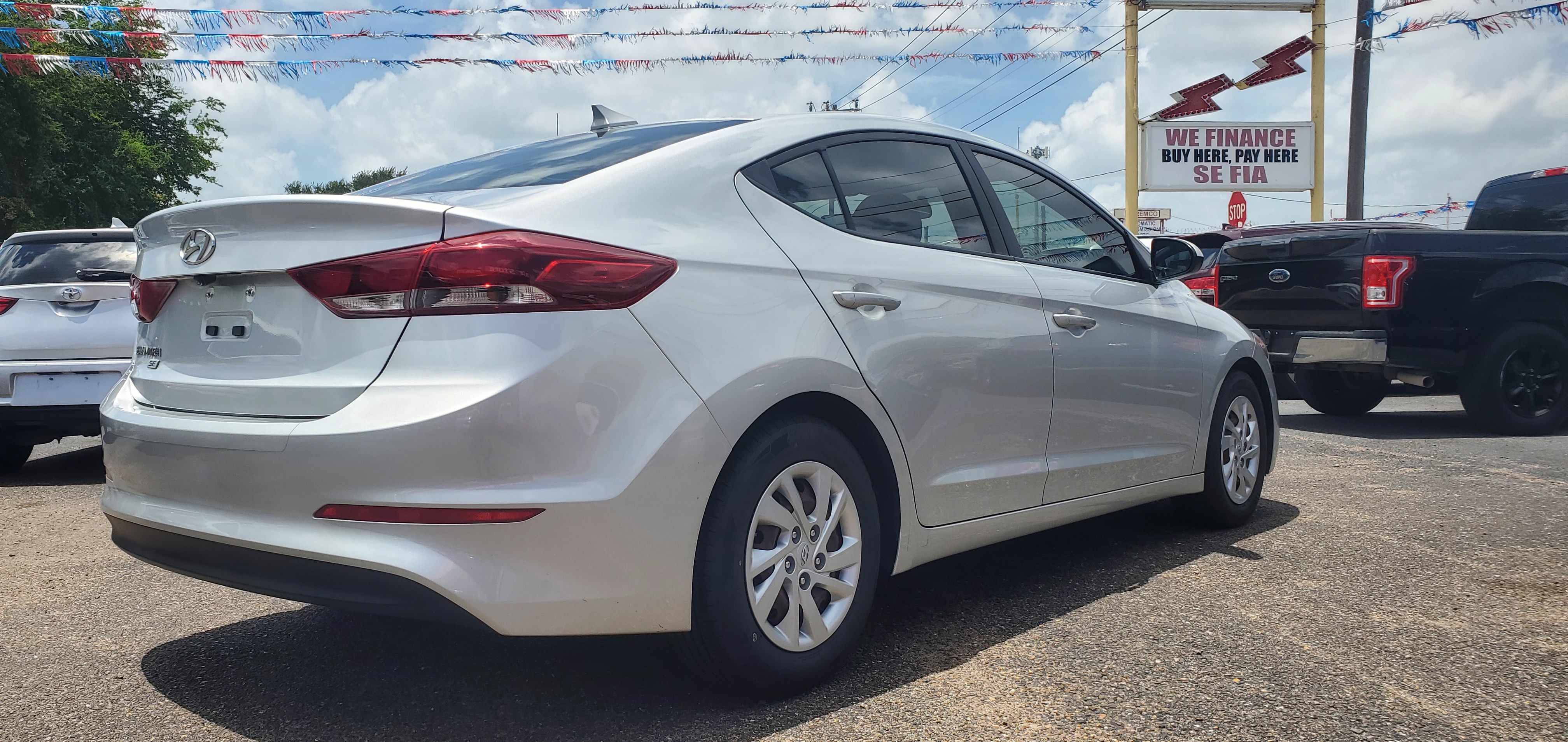Vehicle photo 3