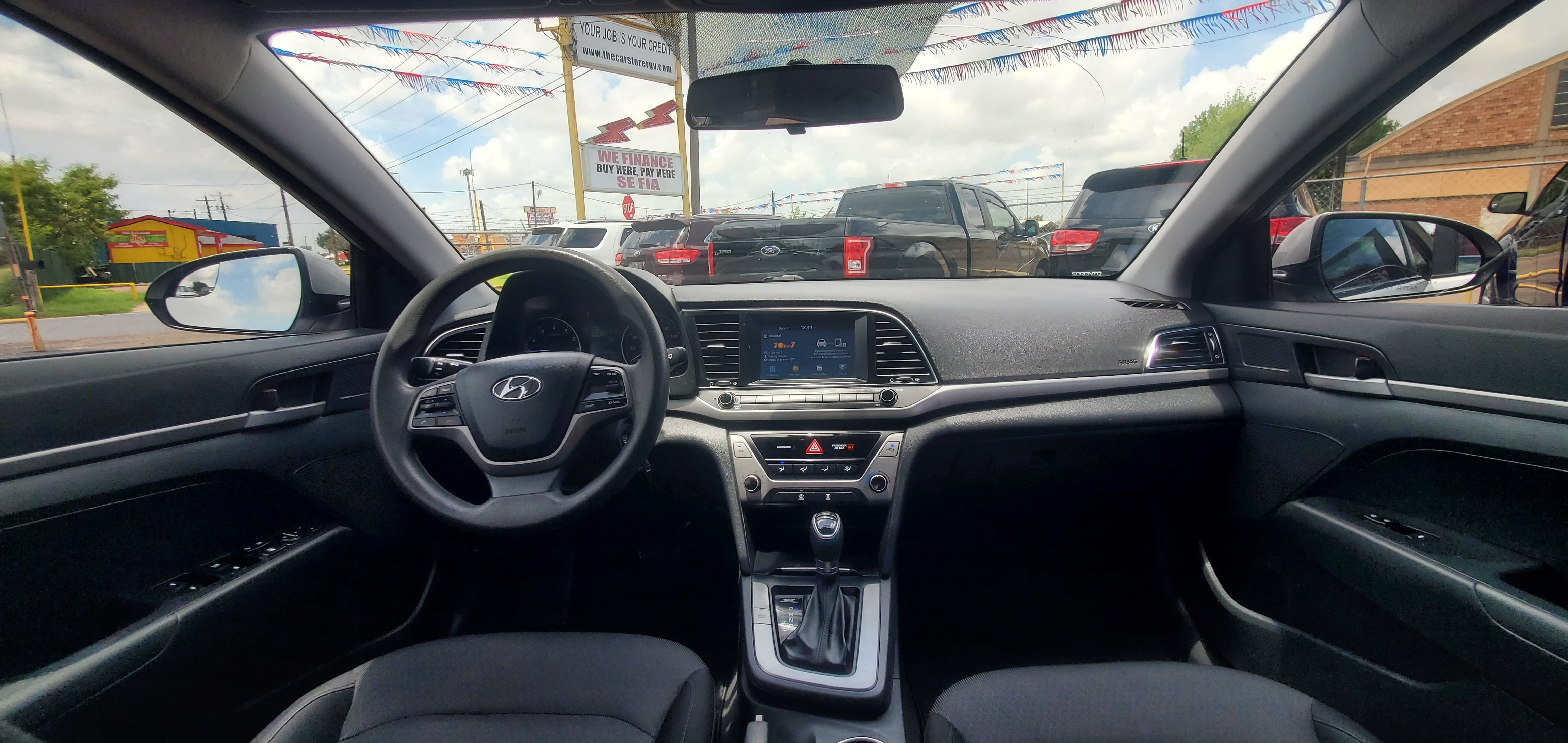 Vehicle photo 8