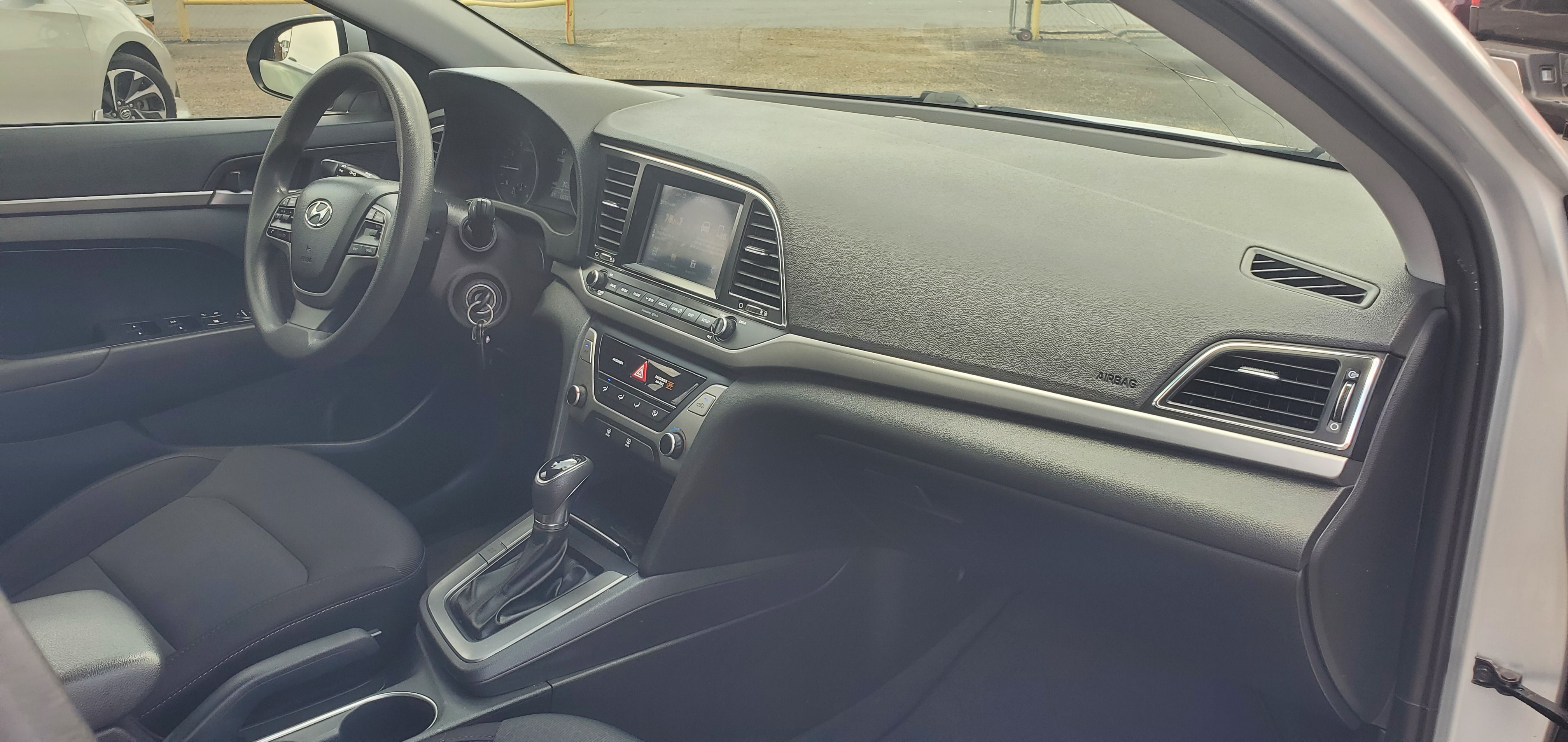 Vehicle photo 10