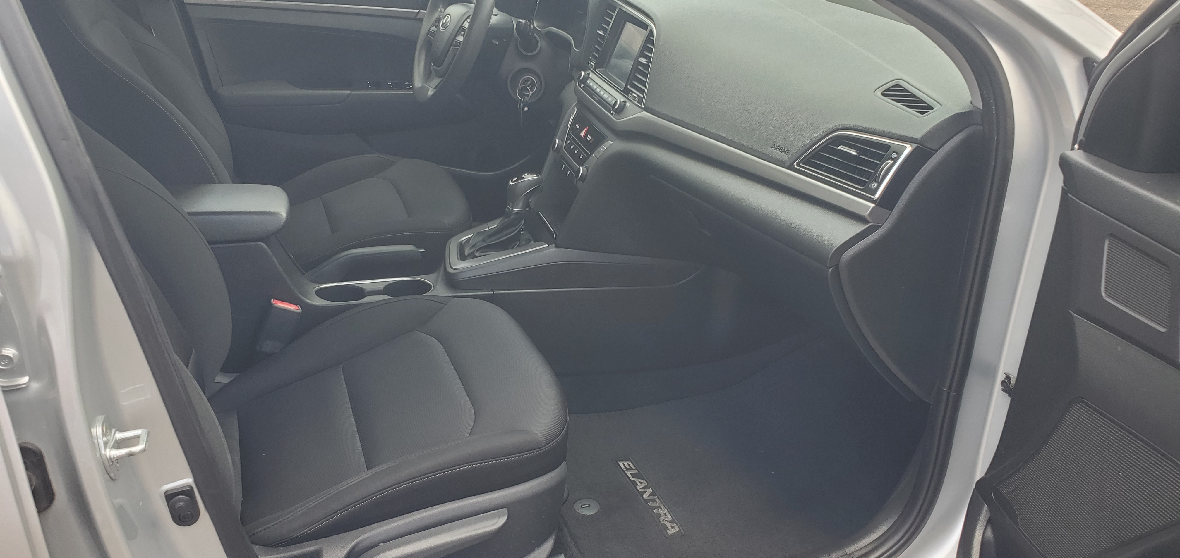 Vehicle photo 11
