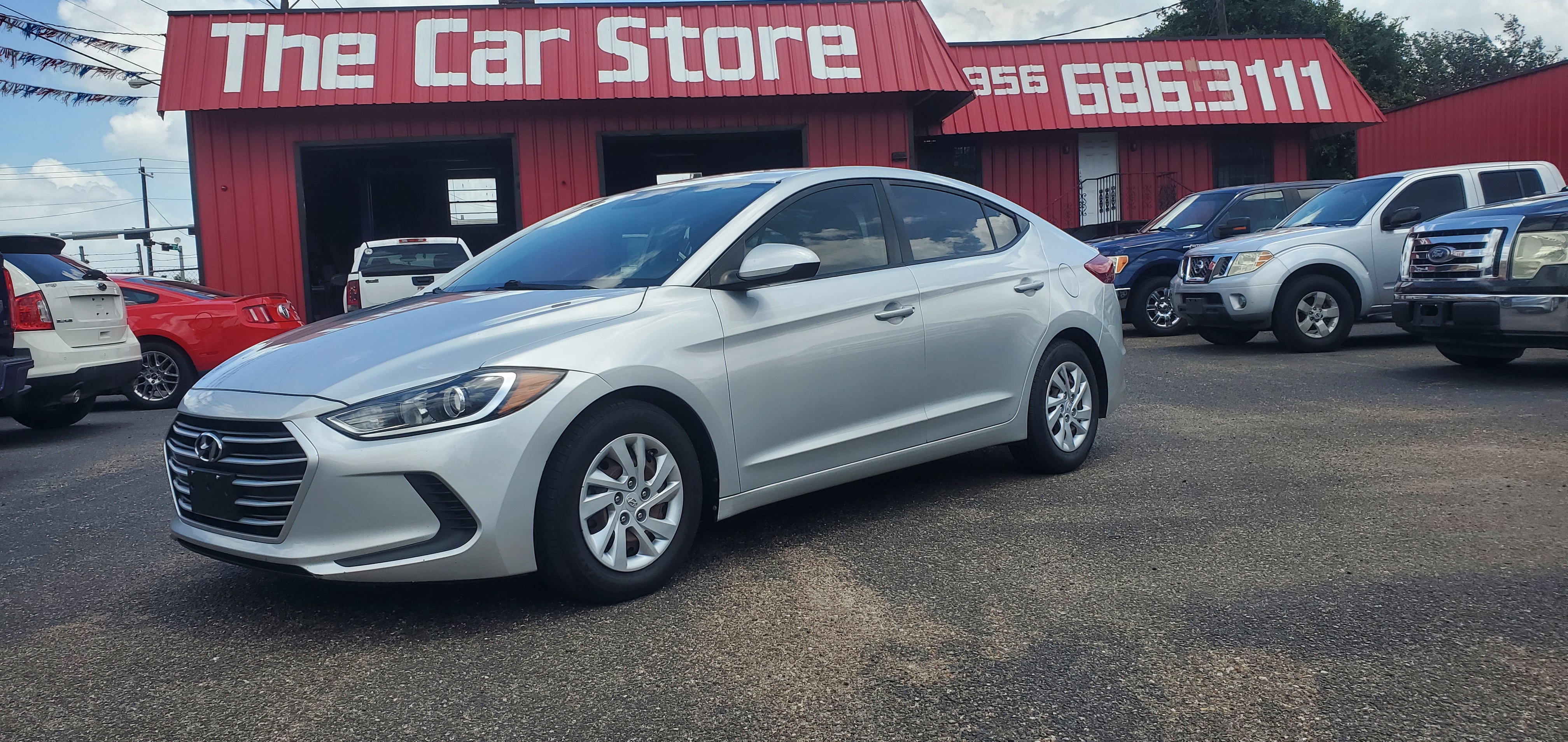 Vehicle photo 16