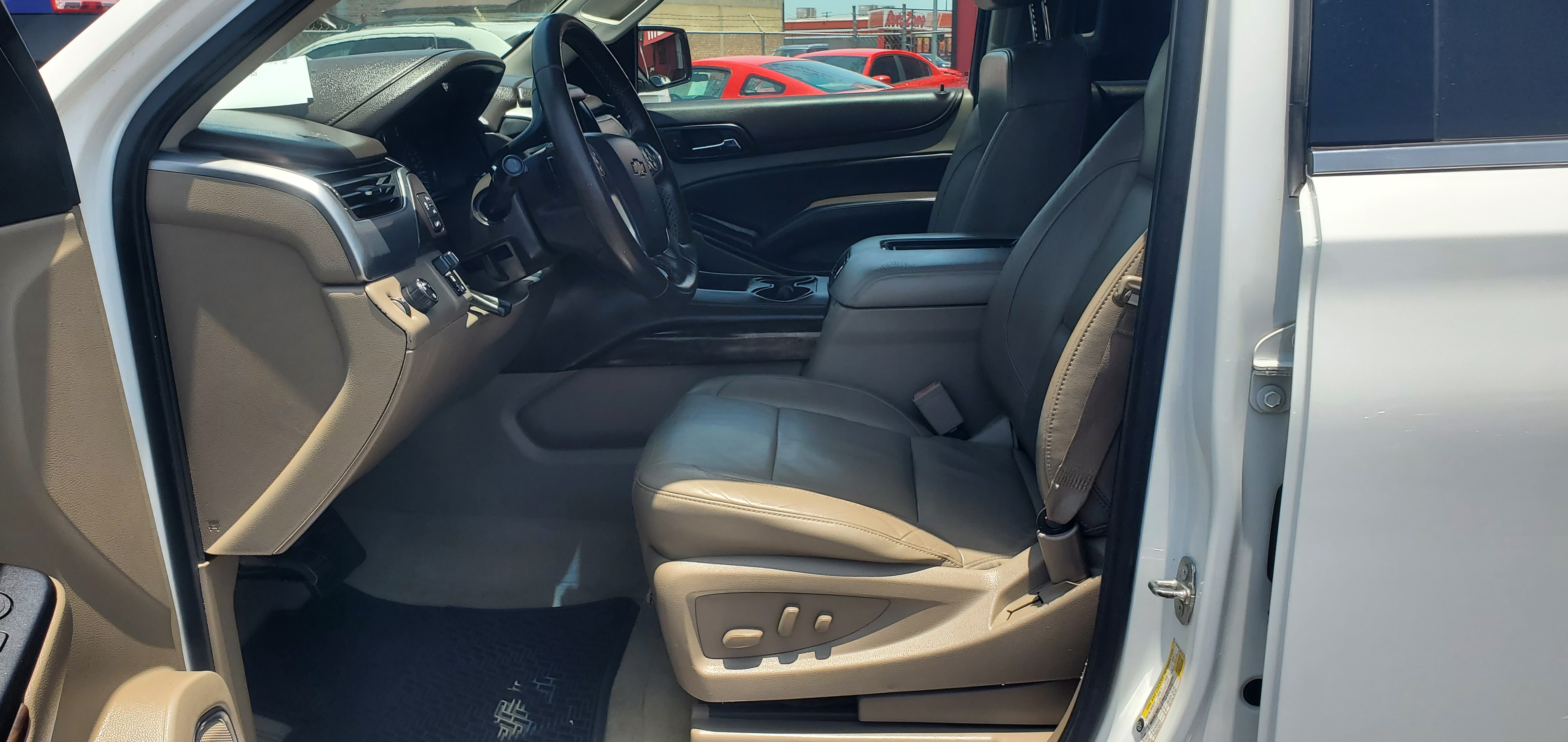 Vehicle photo 8