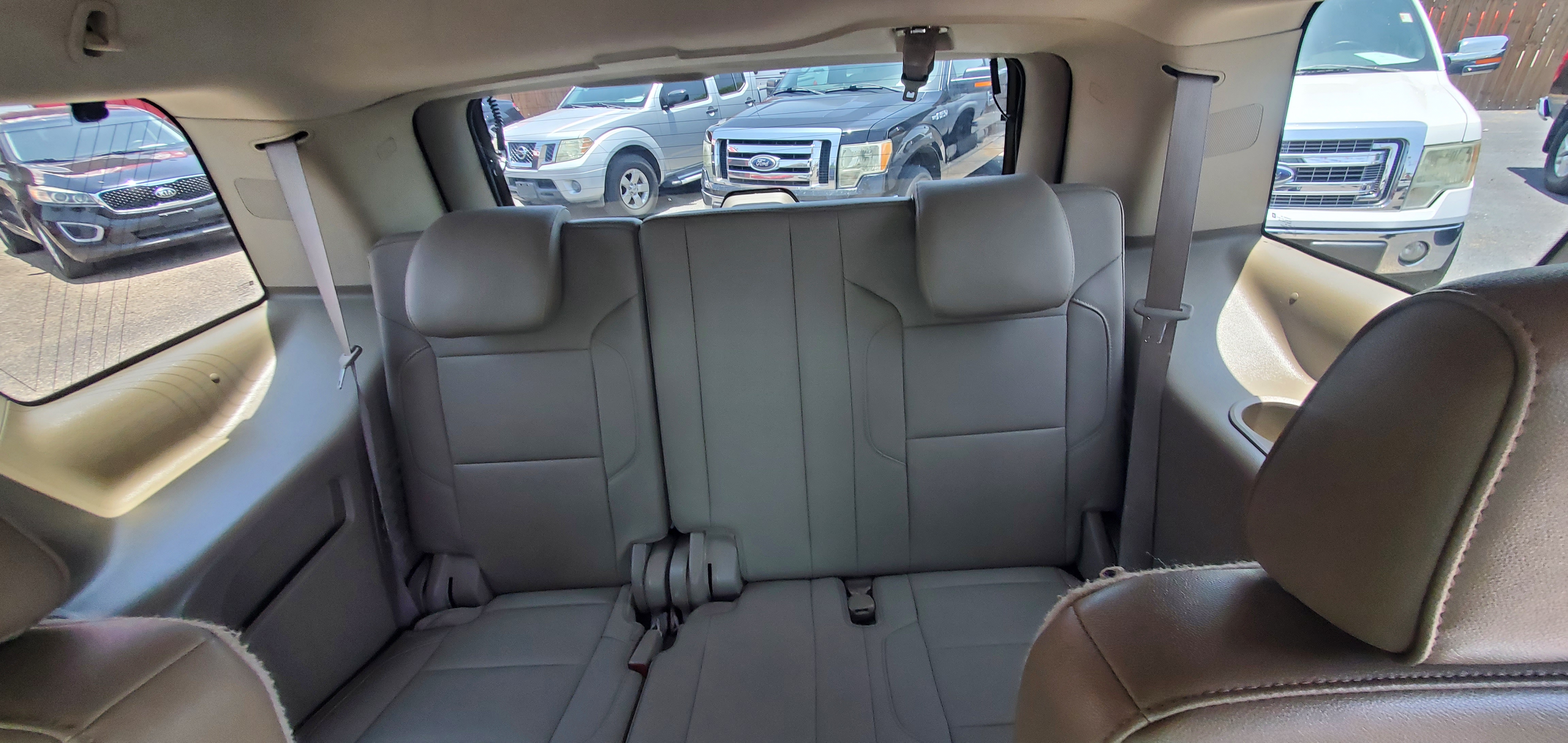 Vehicle photo 10