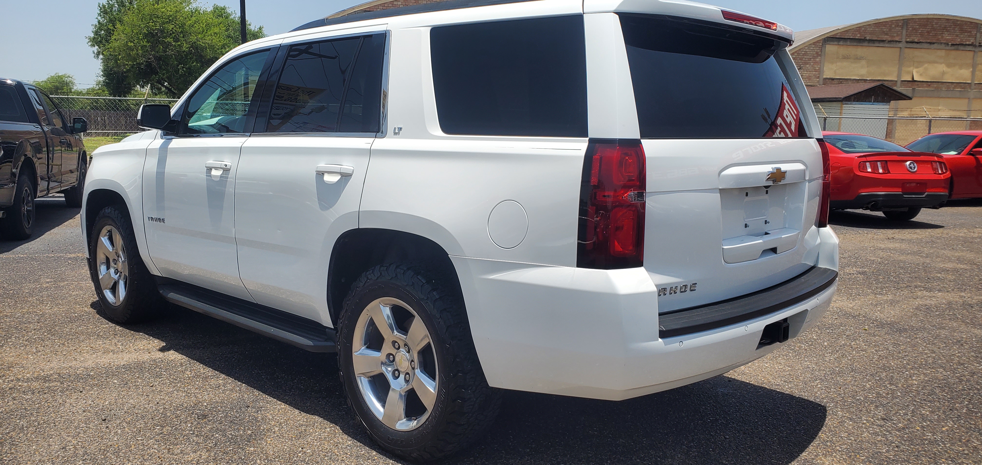 Vehicle photo 14