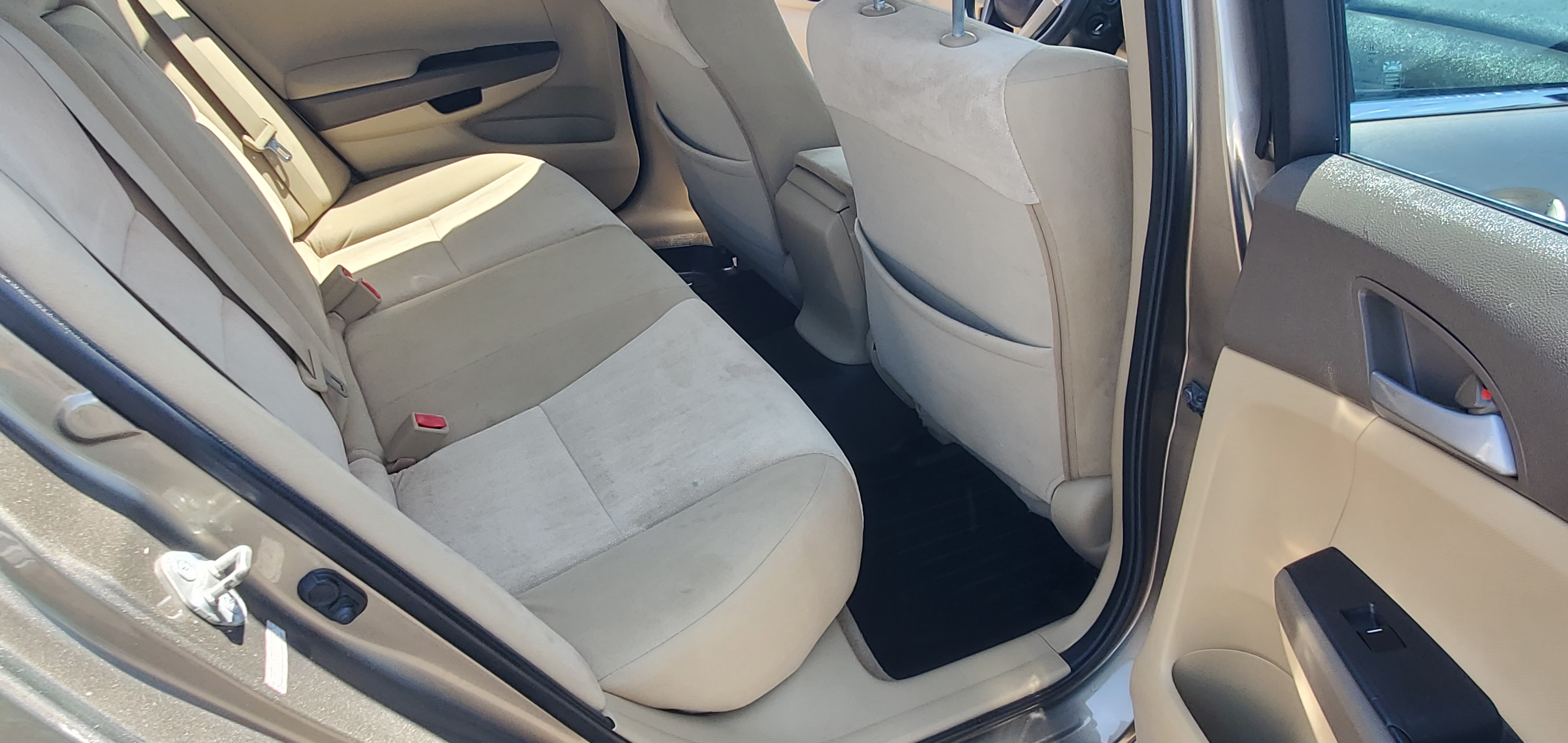 Vehicle photo 8