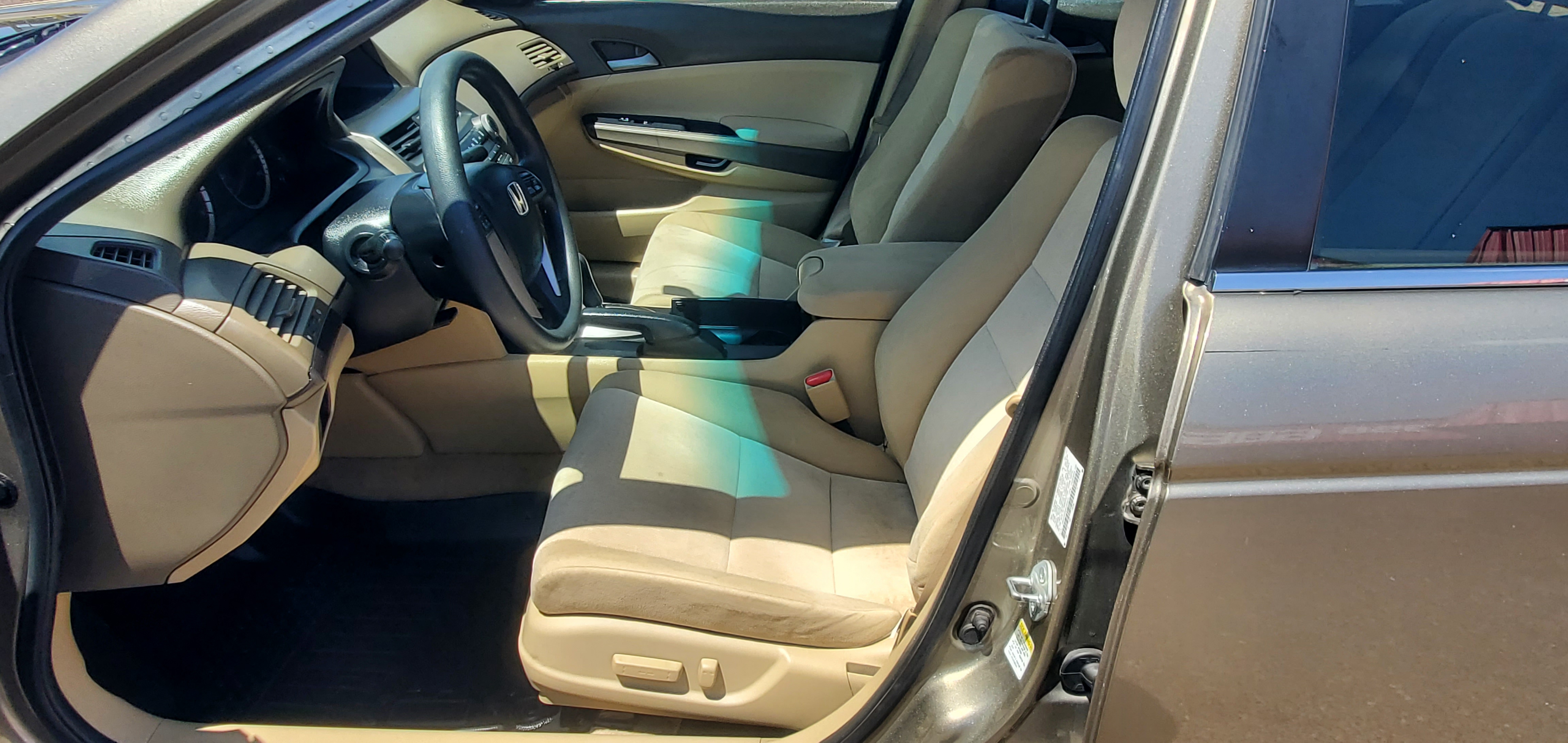 Vehicle photo 10
