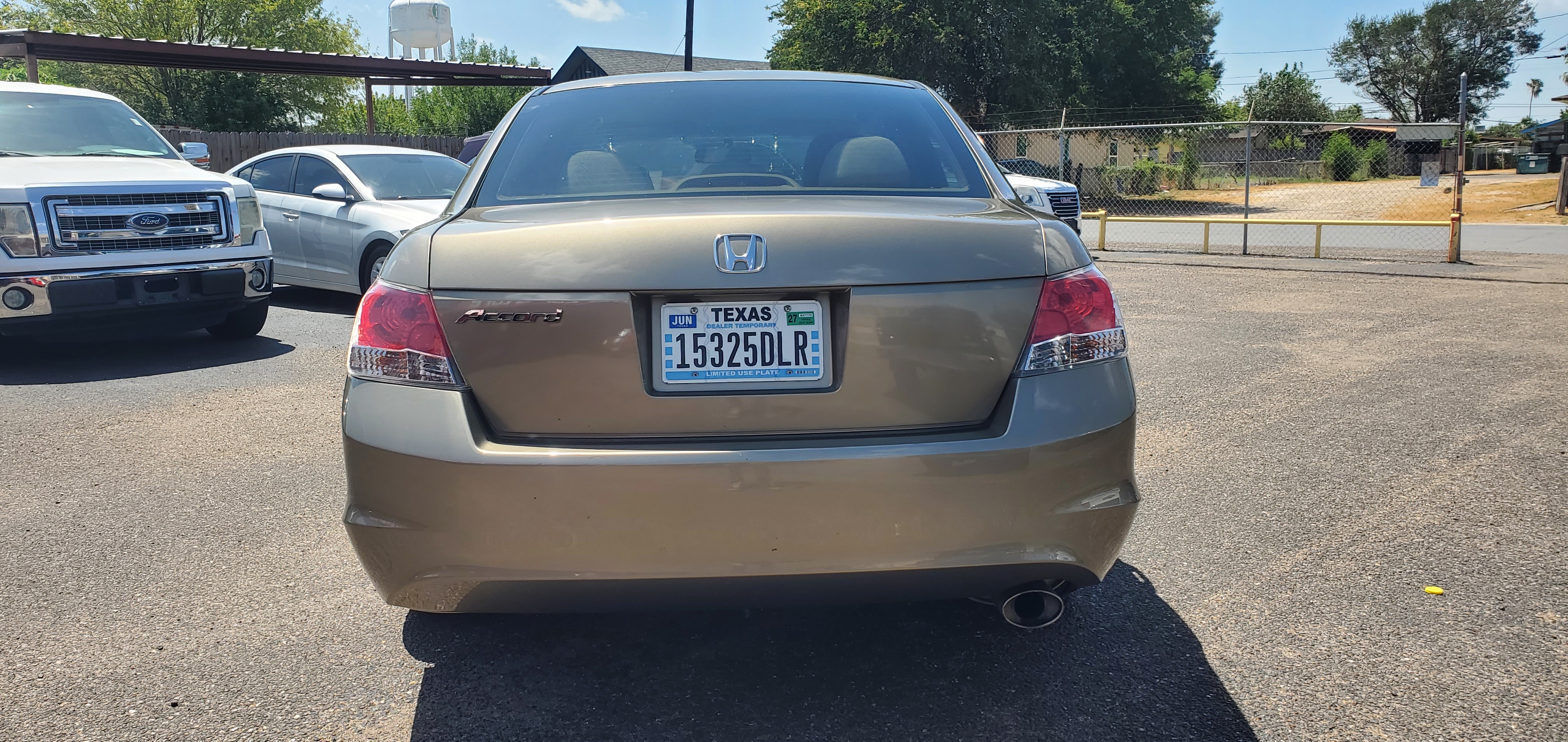 Vehicle photo 12