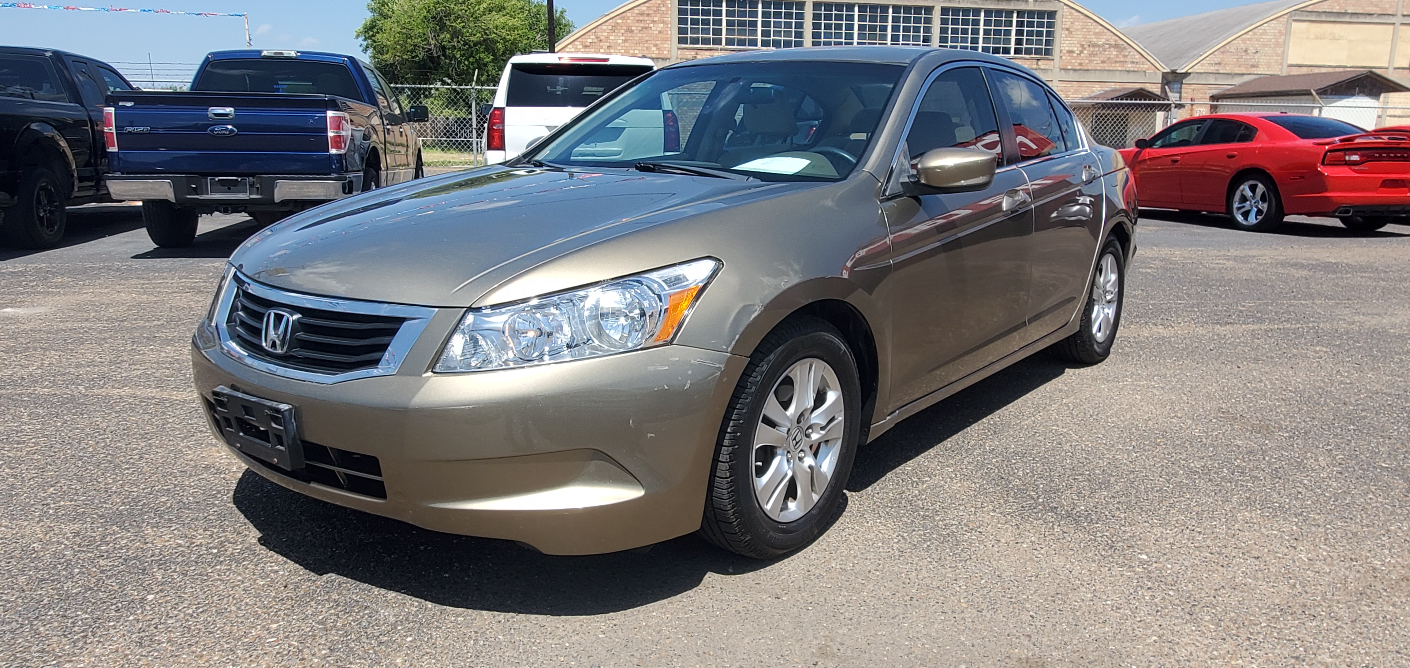 Vehicle photo 7