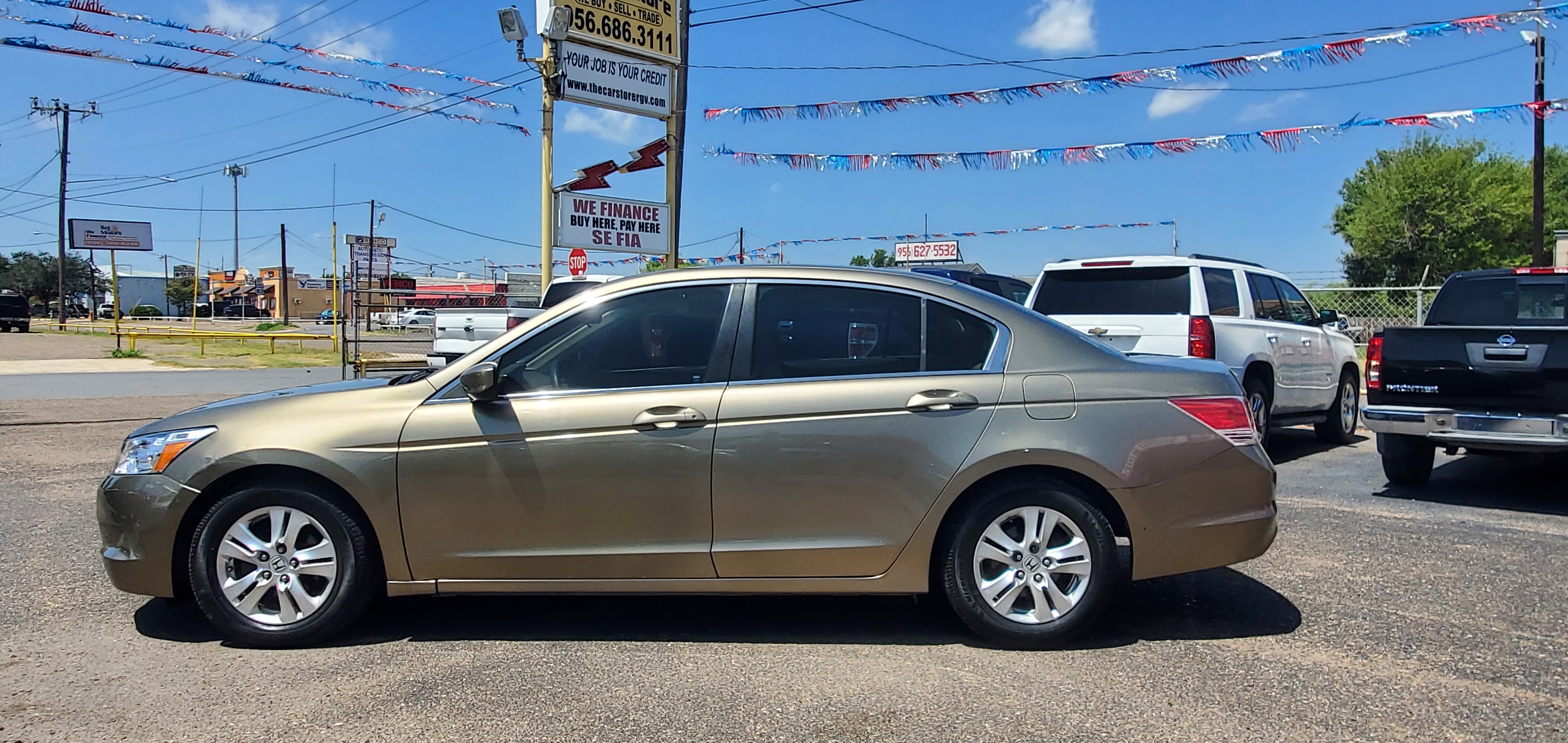 Vehicle photo 3