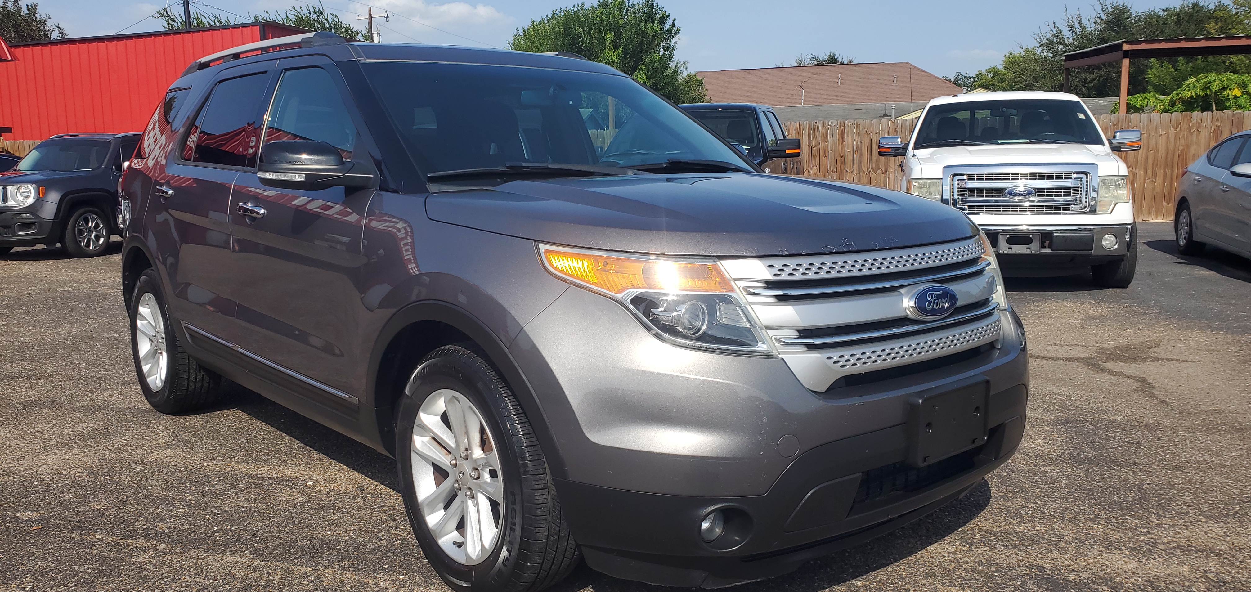Vehicle photo 3