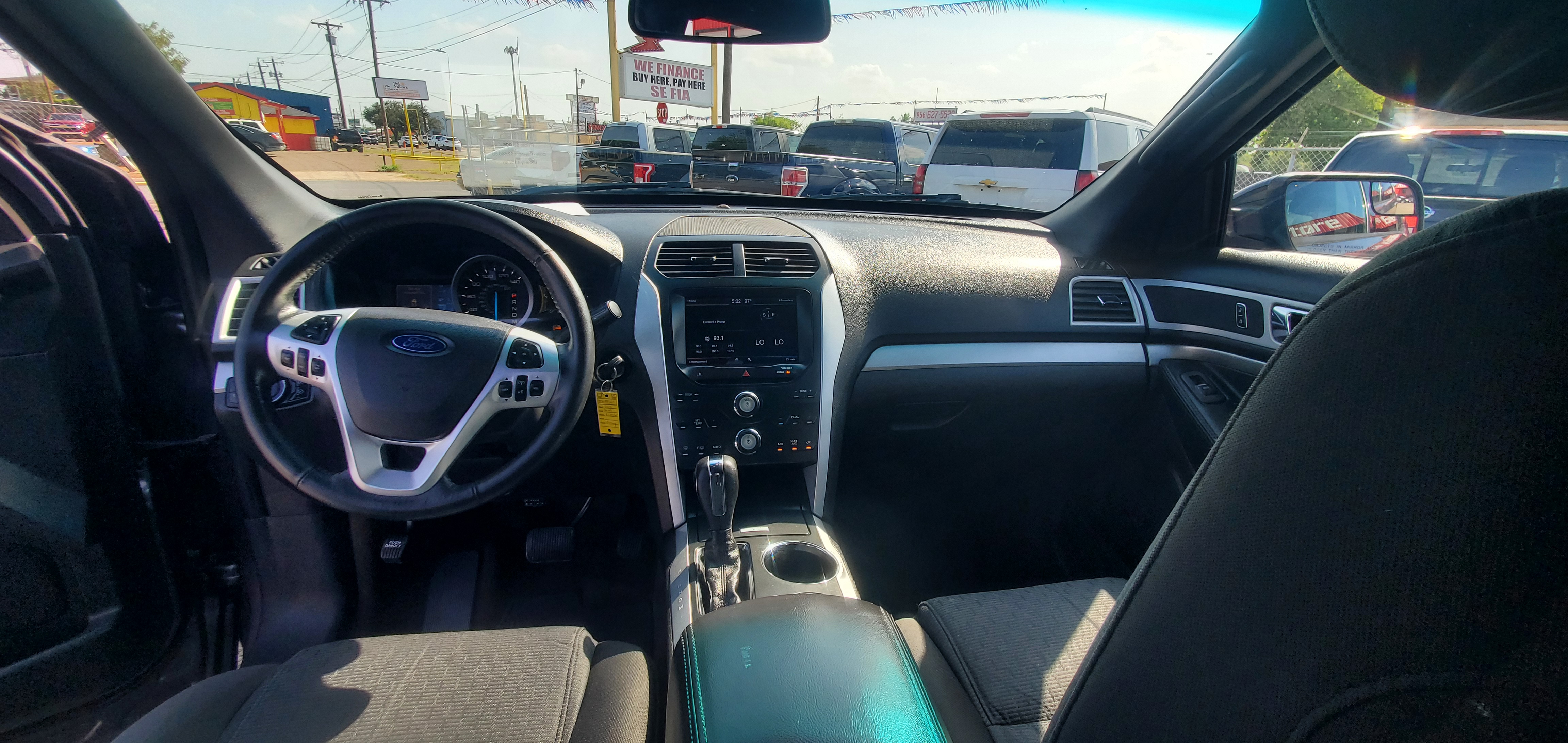 Vehicle photo 8
