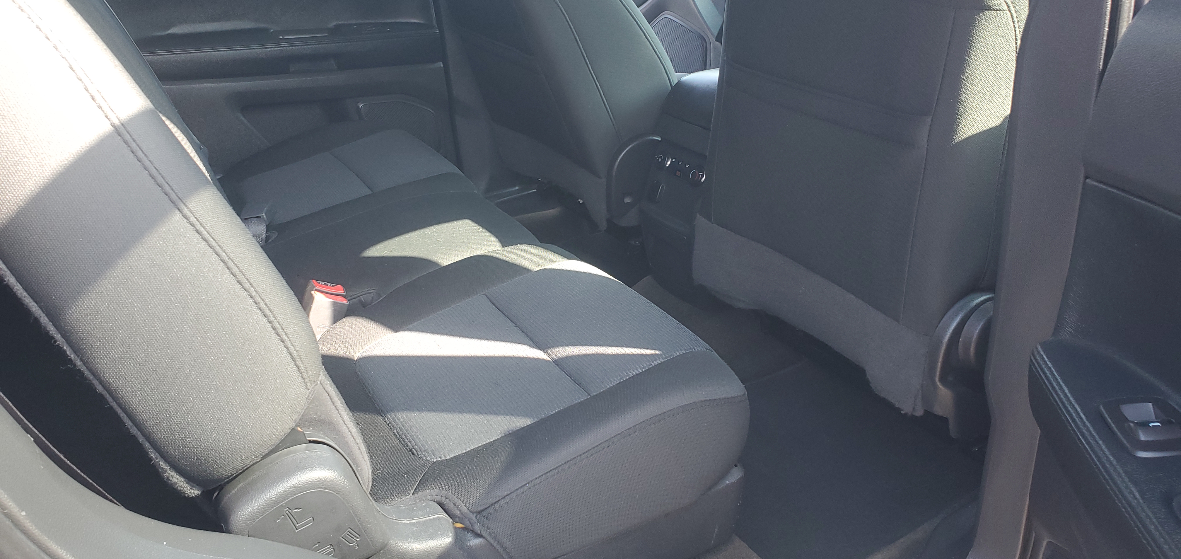Vehicle photo 10