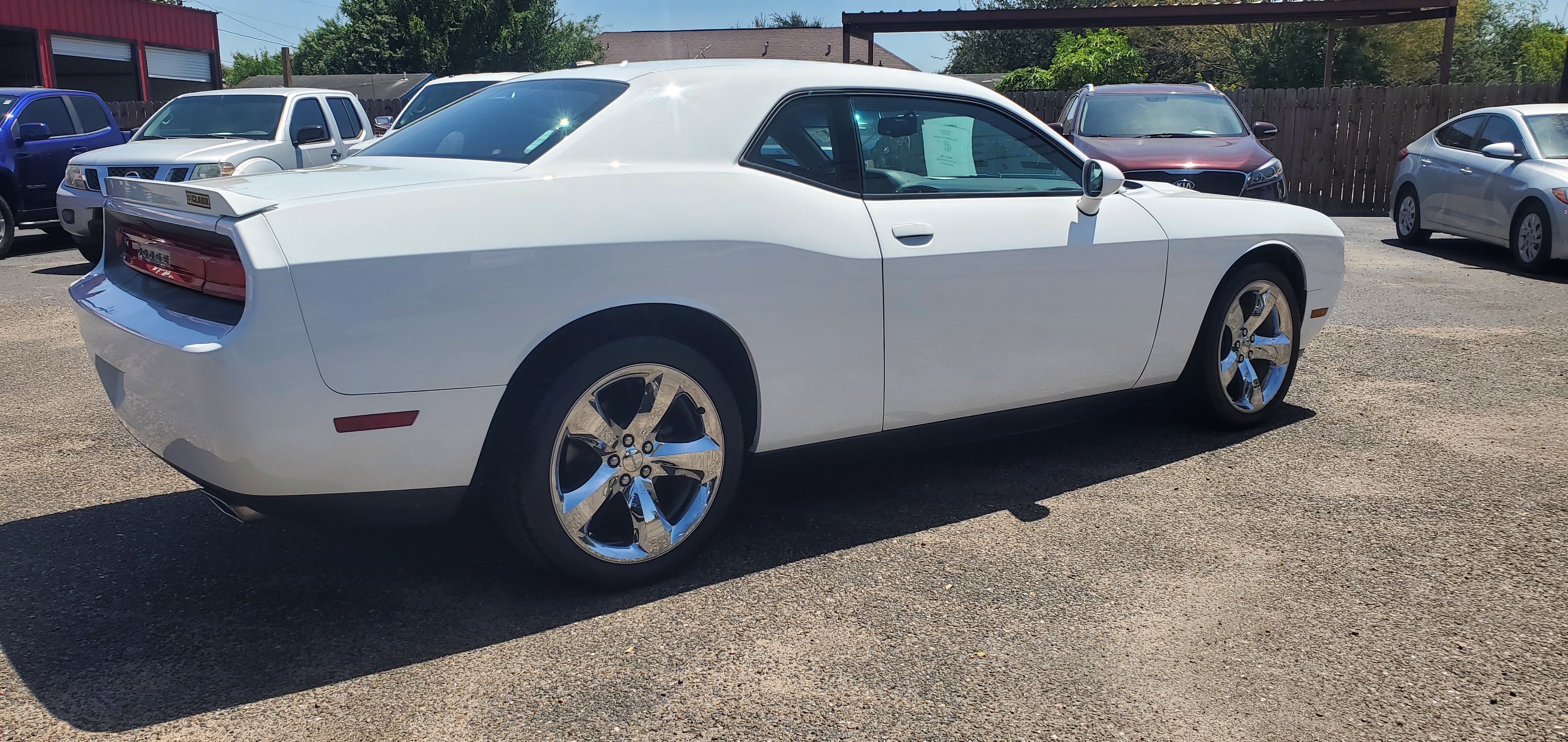 Vehicle photo 7
