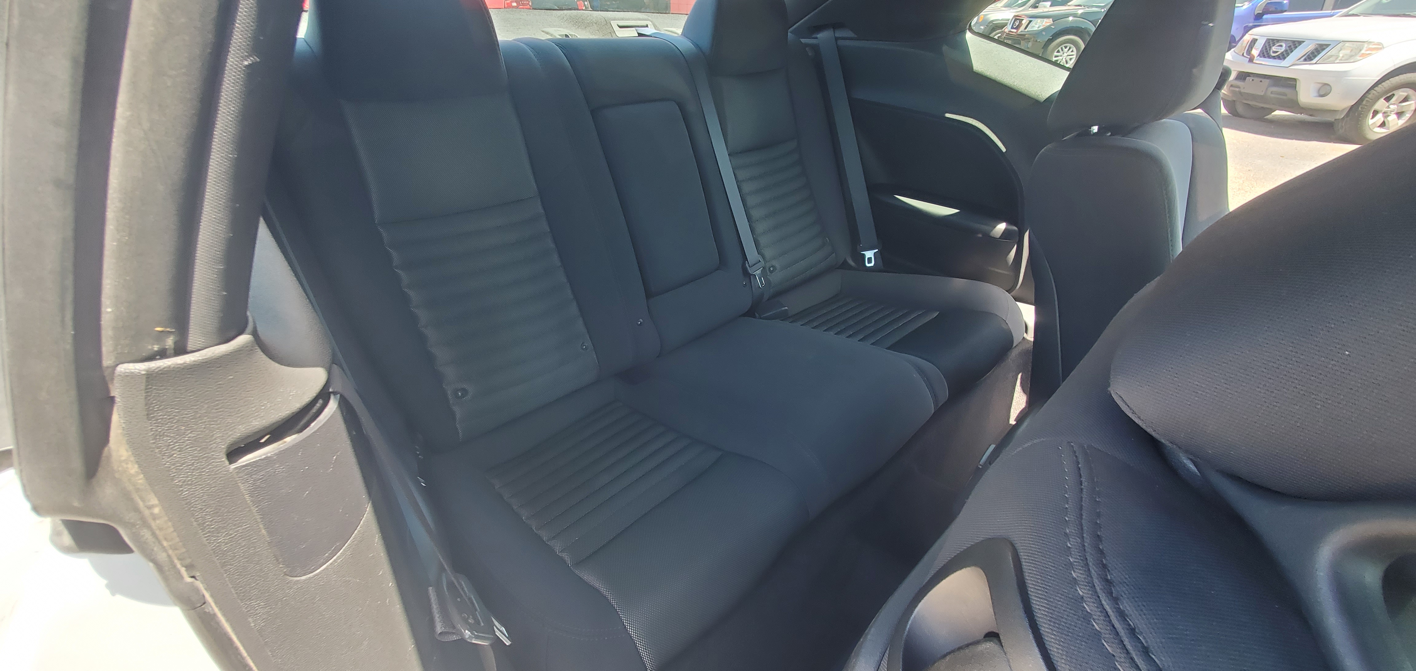 Vehicle photo 19